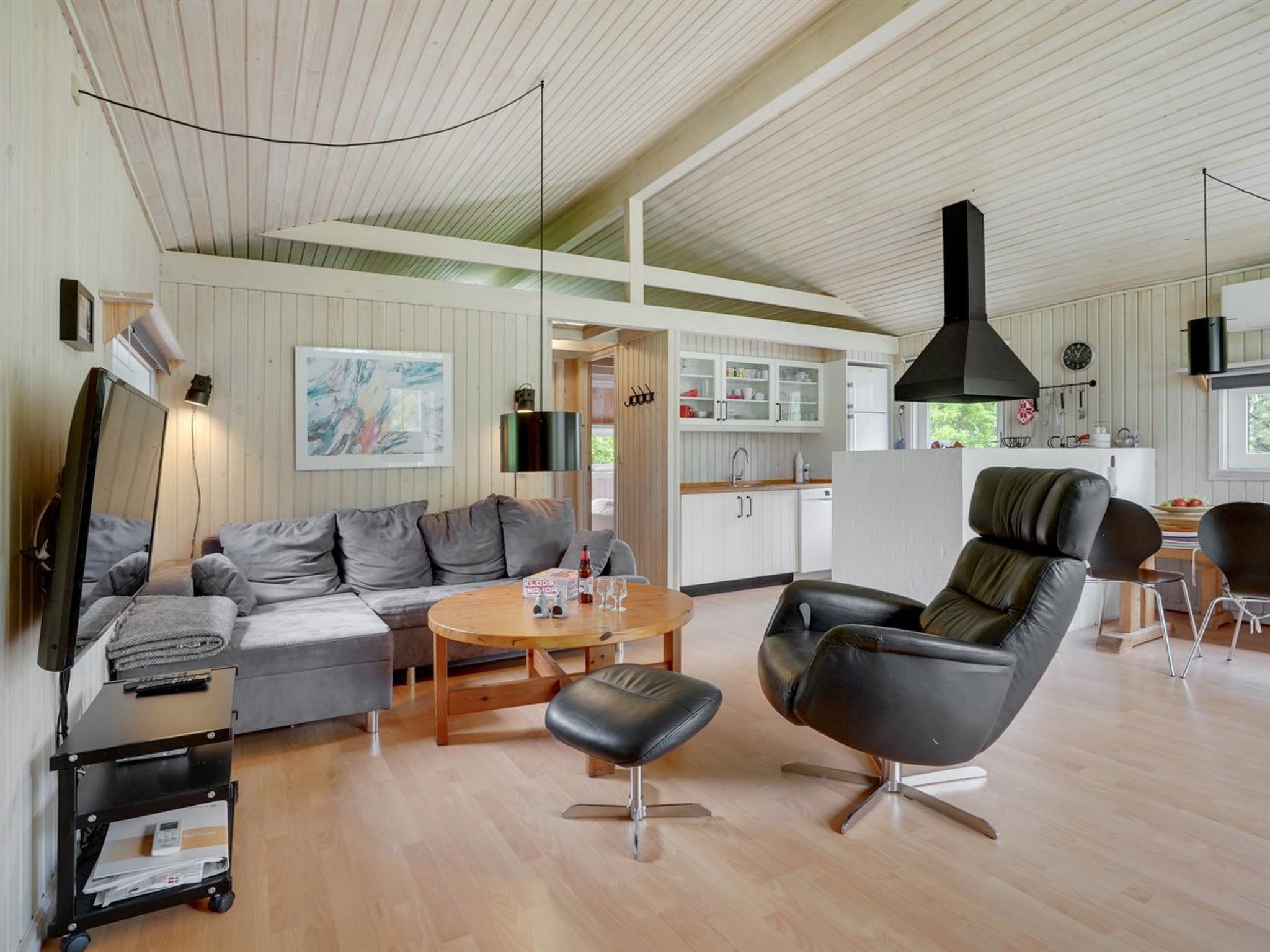 "Evan" - 1.3km from the sea - Binnen