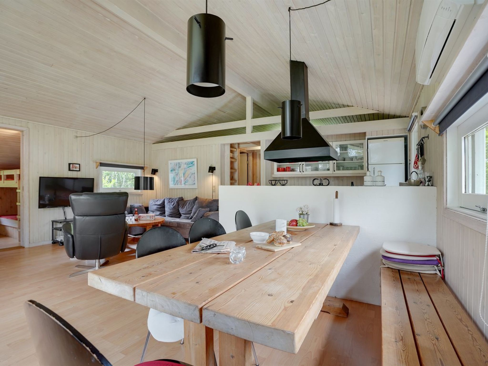 "Evan" - 1.3km from the sea - Binnen