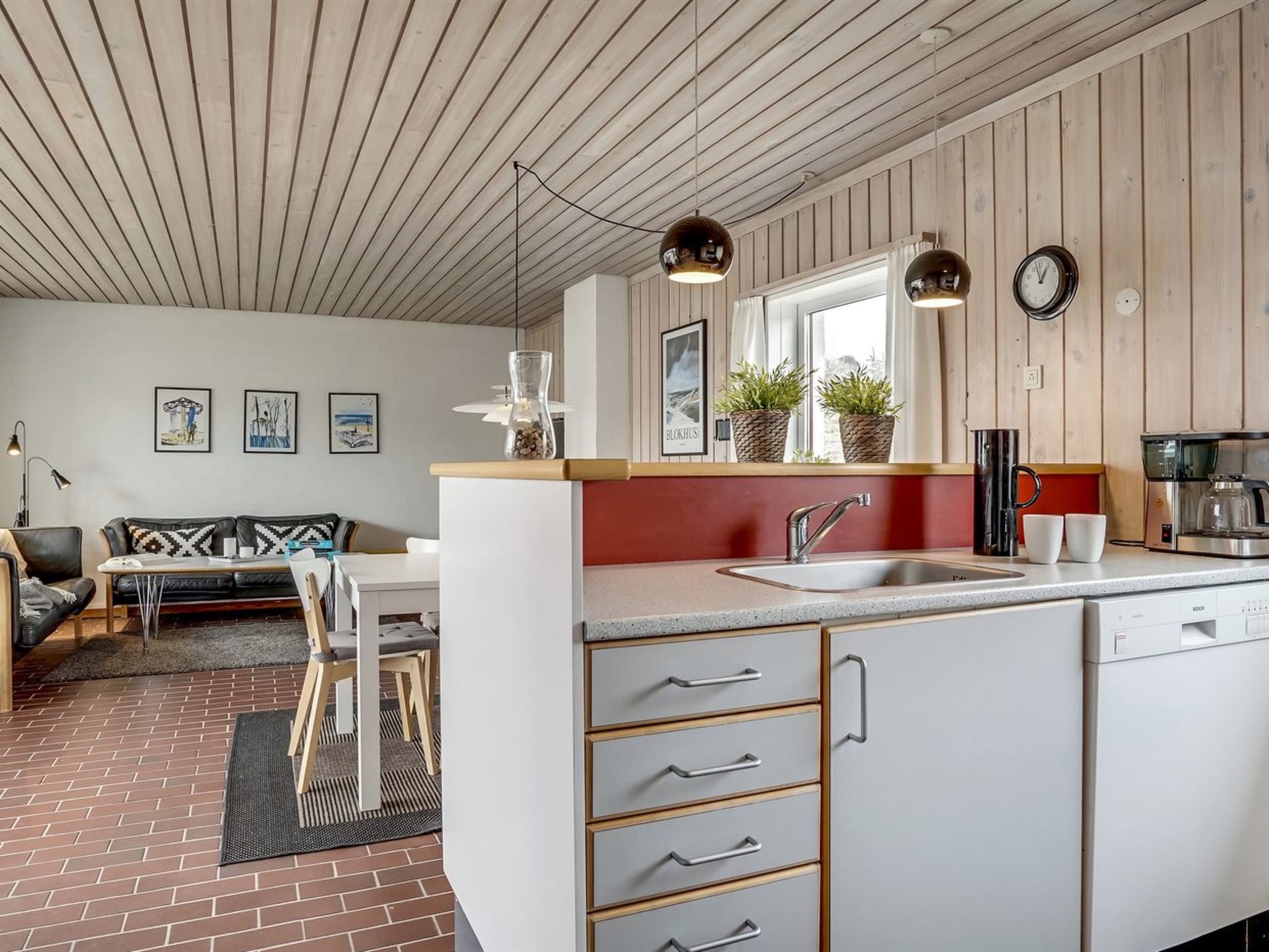 "Emiljan" - 400m from the sea - Drinnen