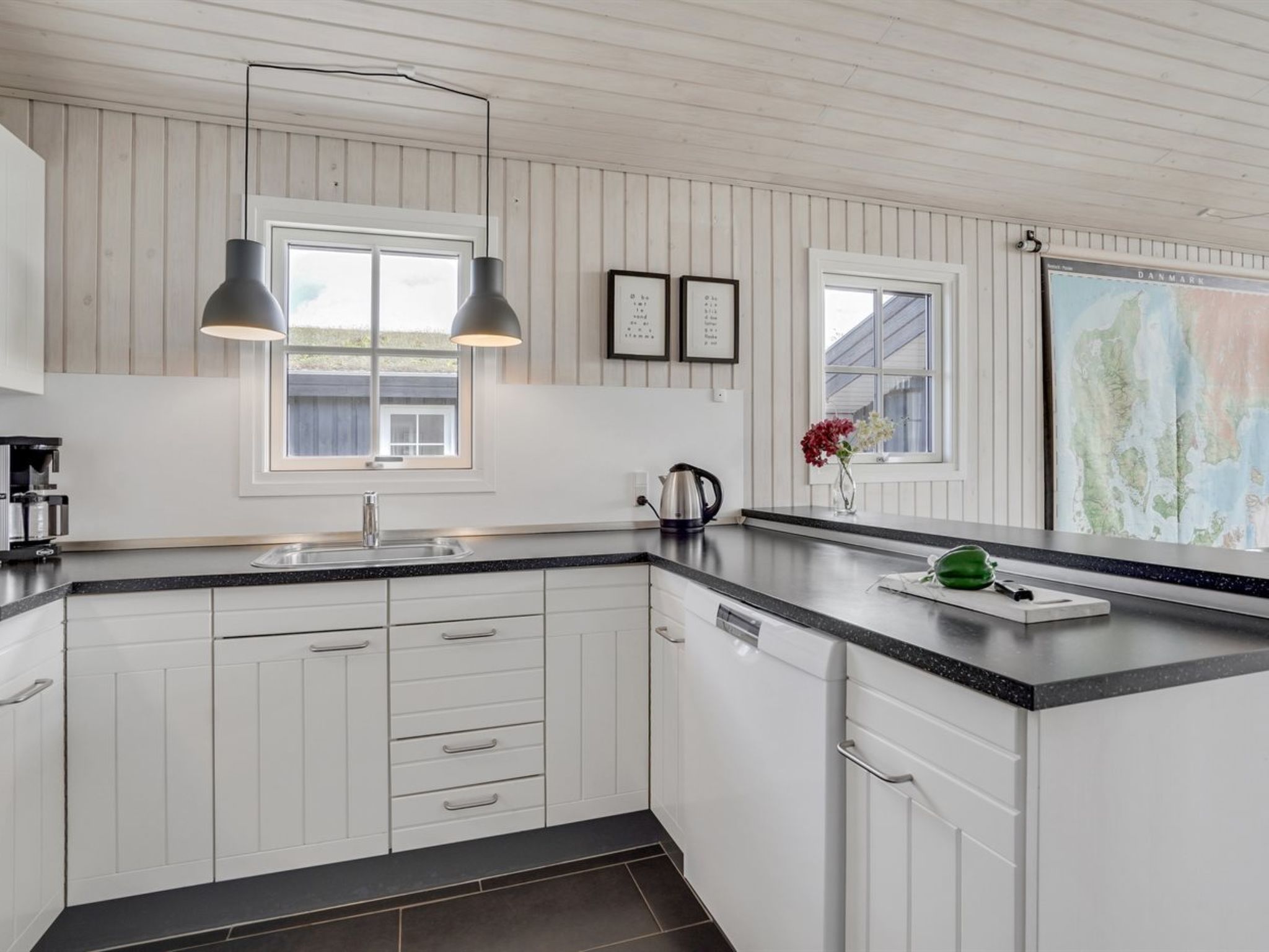 "Driss" - 500m from the sea-Binnen