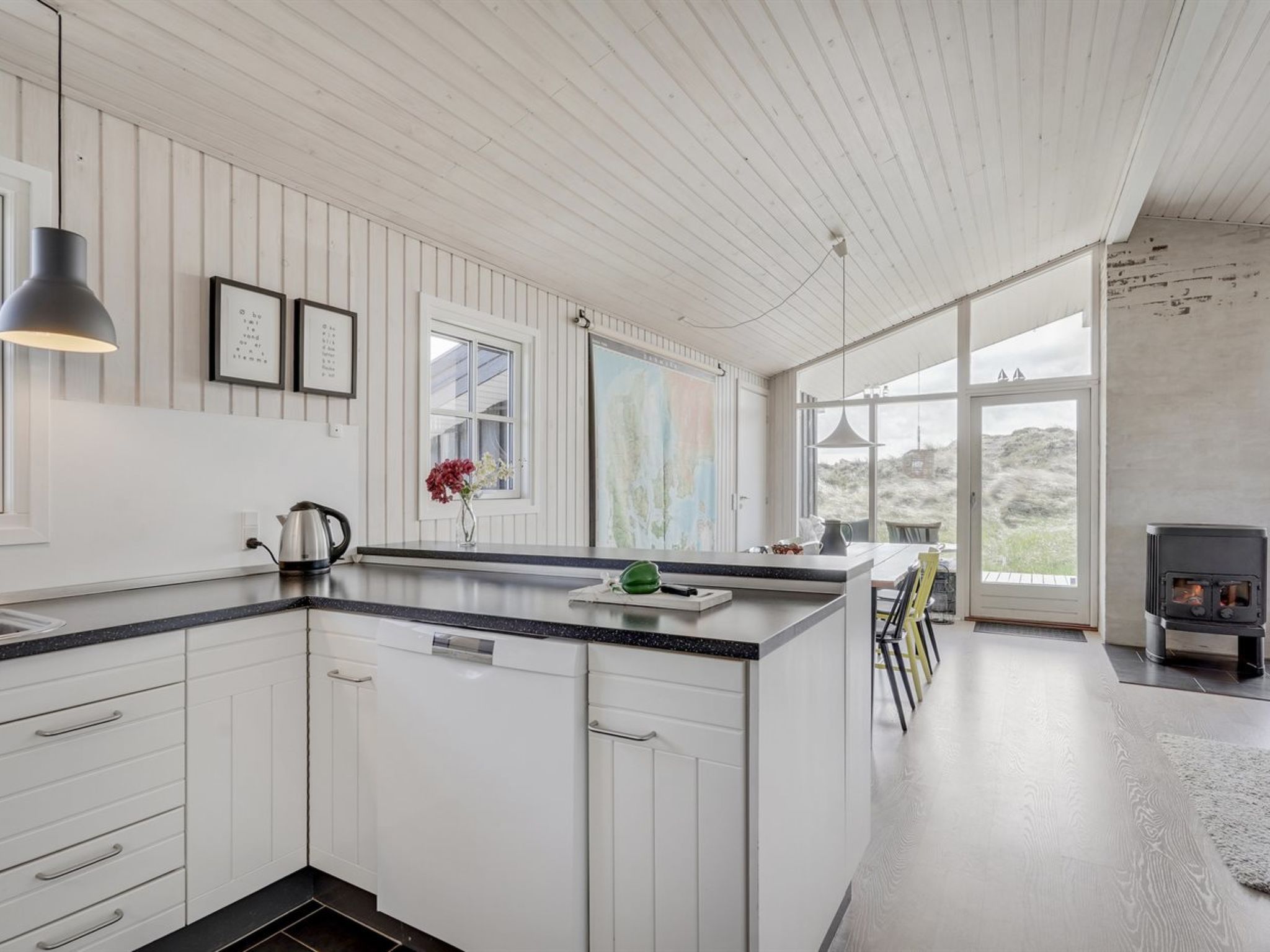 "Driss" - 500m from the sea - Binnen