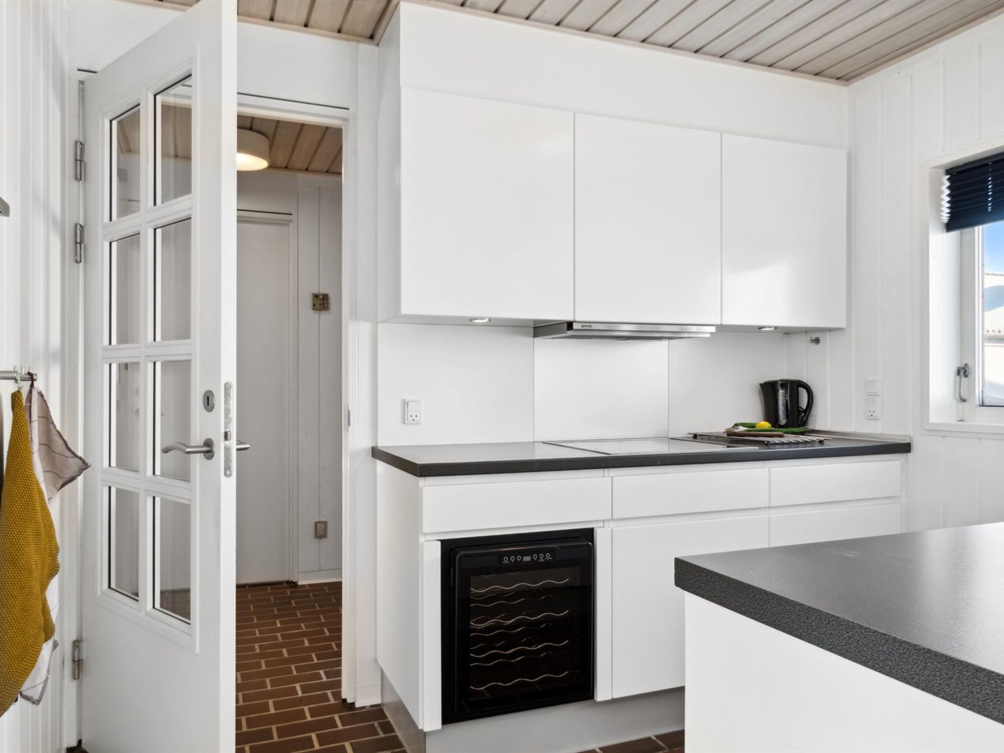 "Leny" - 900m from the sea - Binnen