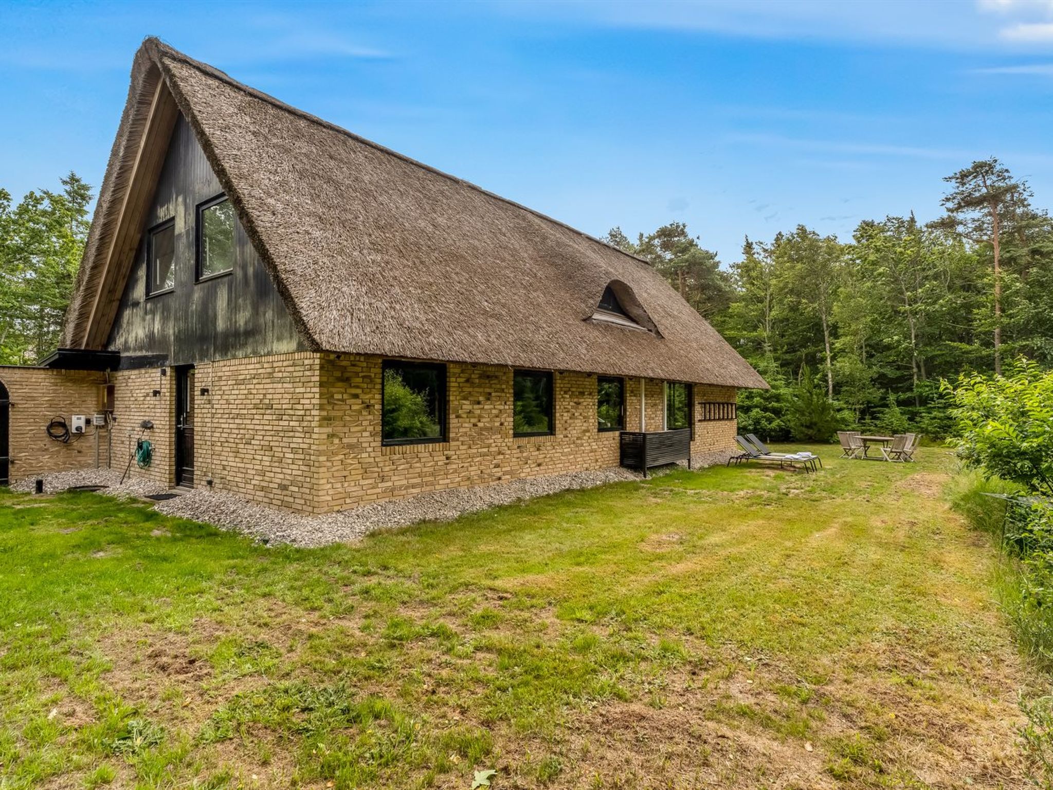 "Karmen" - 1km from the sea - Buiten