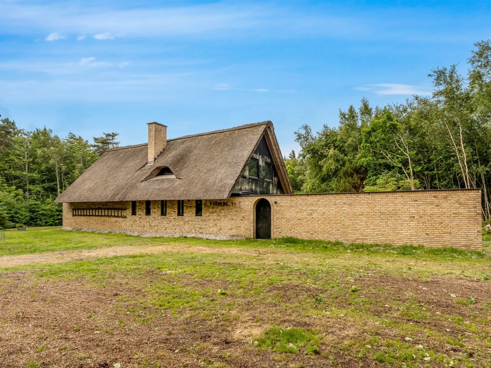 "Karmen" - 1km from the sea - Buiten