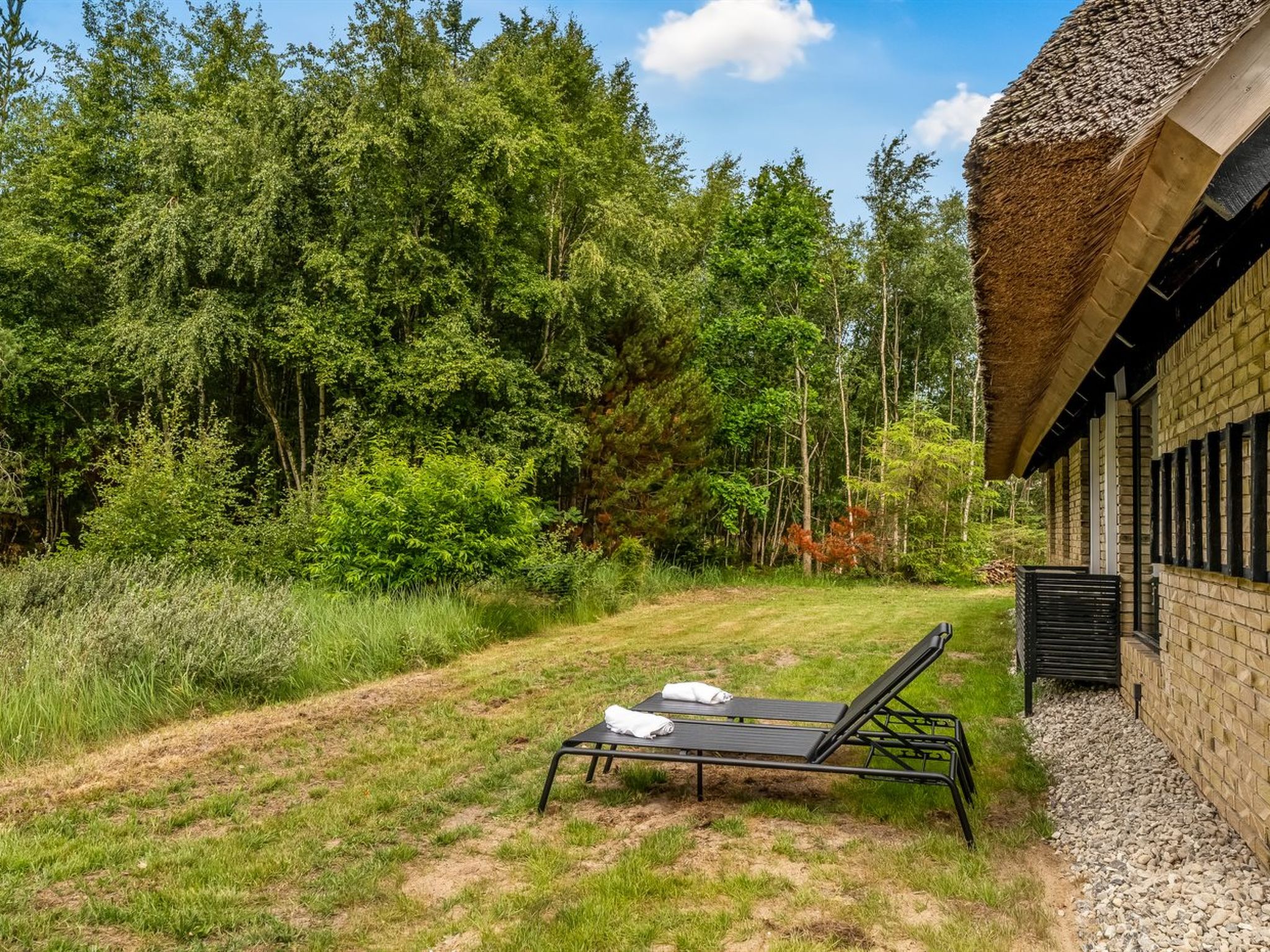 "Karmen" - 1km from the sea - Buiten