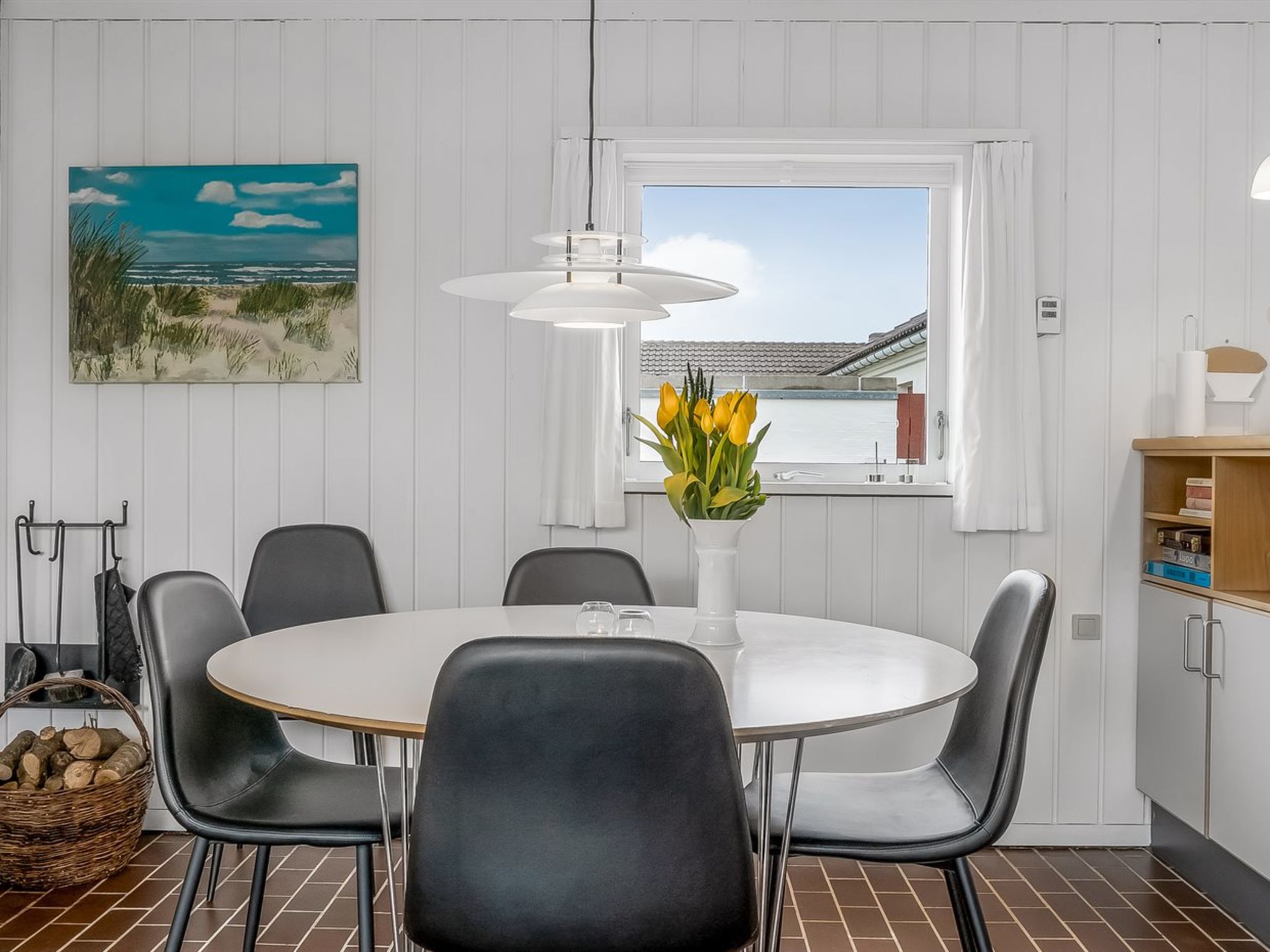 "Ketilbiorn" - 700m from the sea - Drinnen