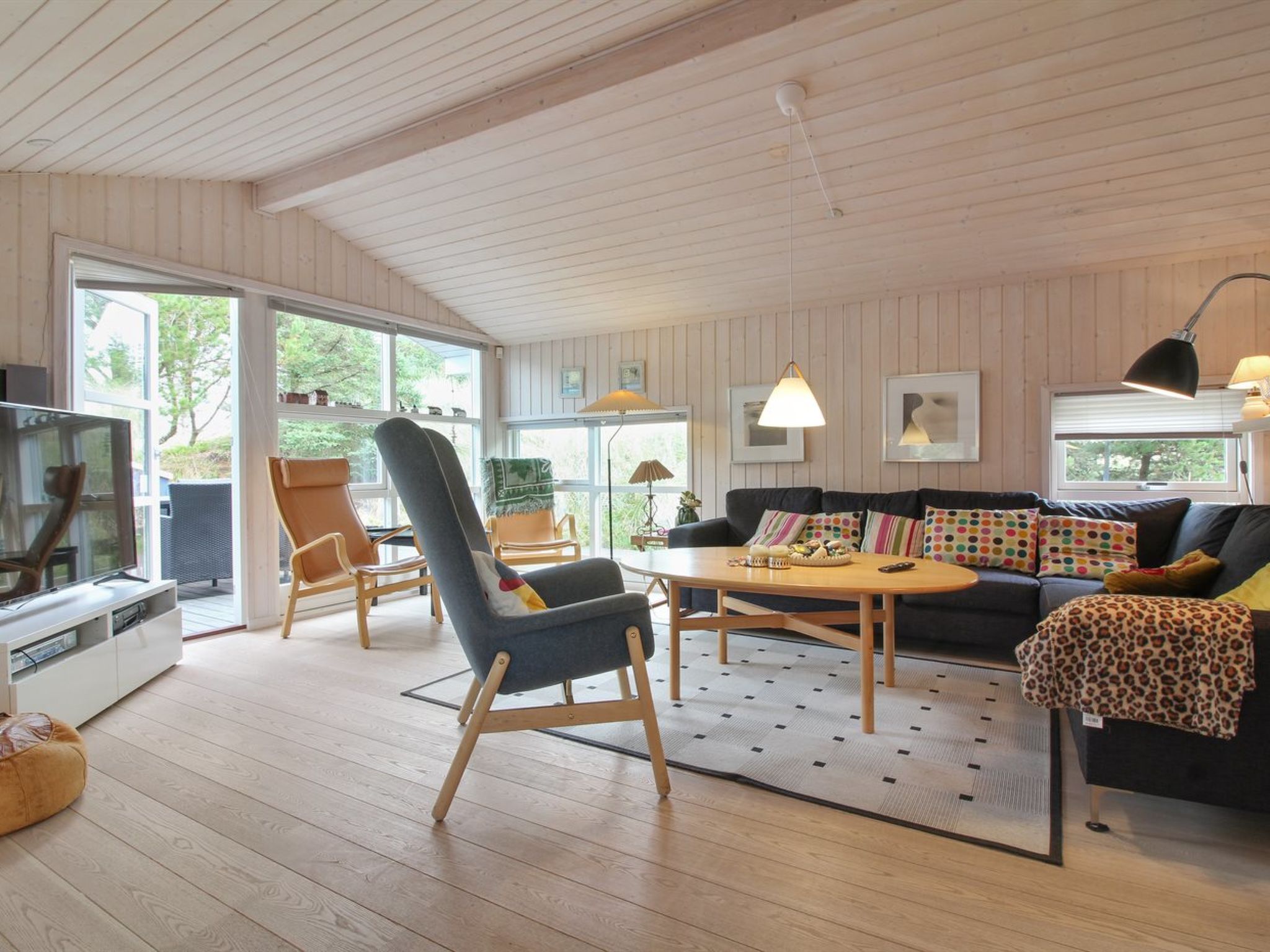 "Thanee" - 1.7km from the sea-Binnen