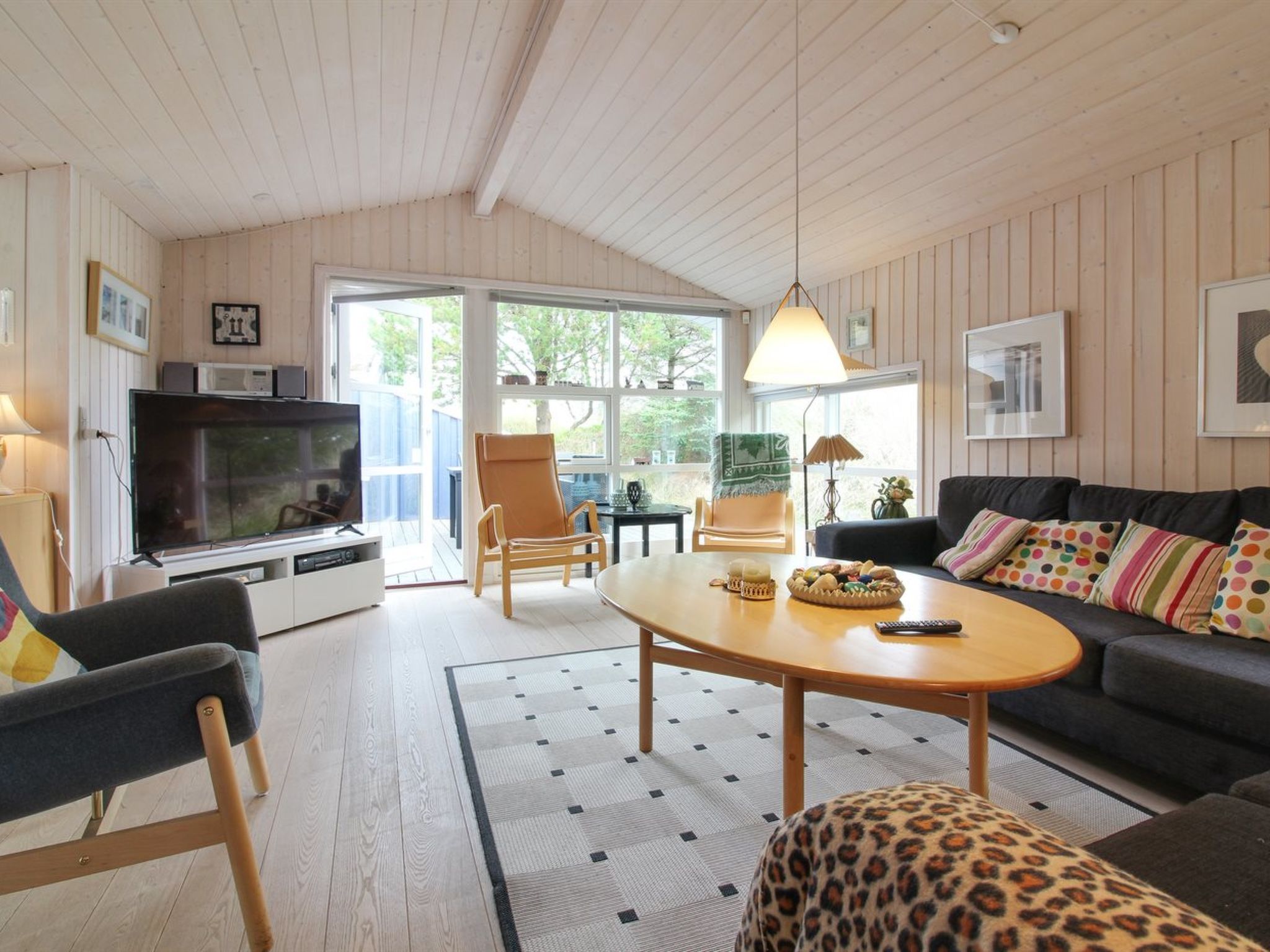 "Thanee" - 1.7km from the sea-Binnen