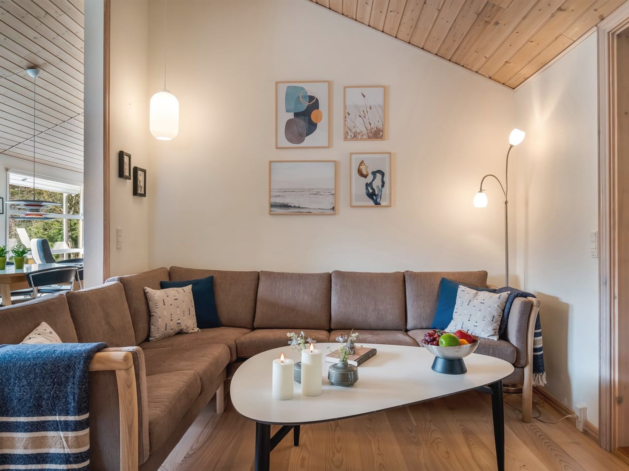 "Vetle" - 2.8km from the sea - Binnen