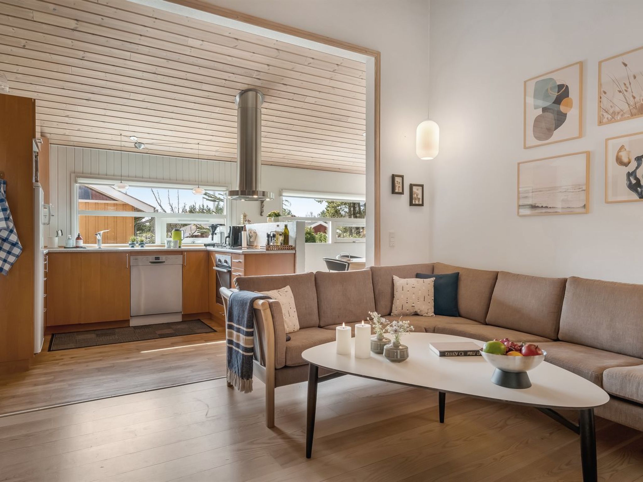 "Vetle" - 2.8km from the sea - Binnen