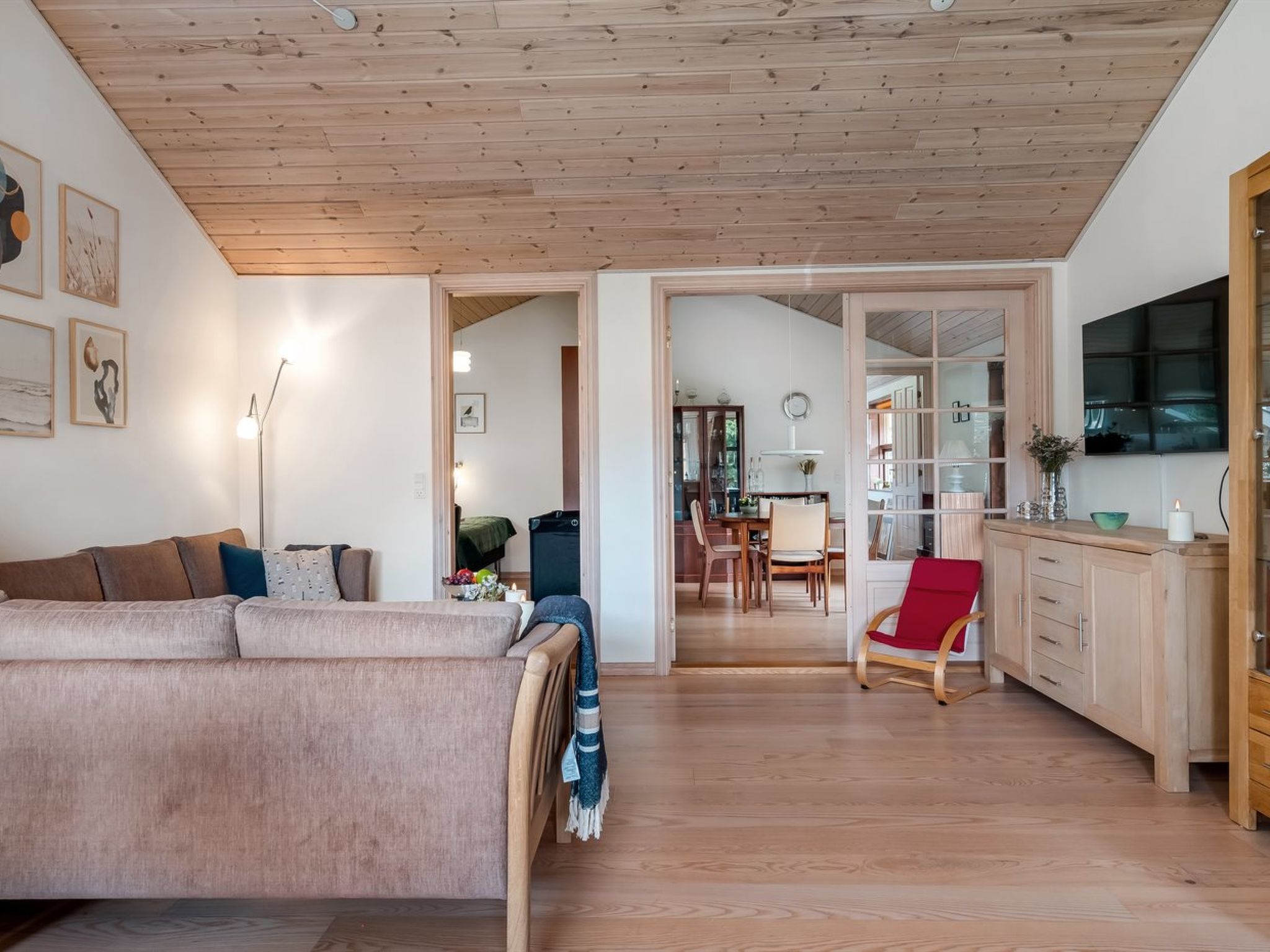 "Vetle" - 2.8km from the sea - Binnen