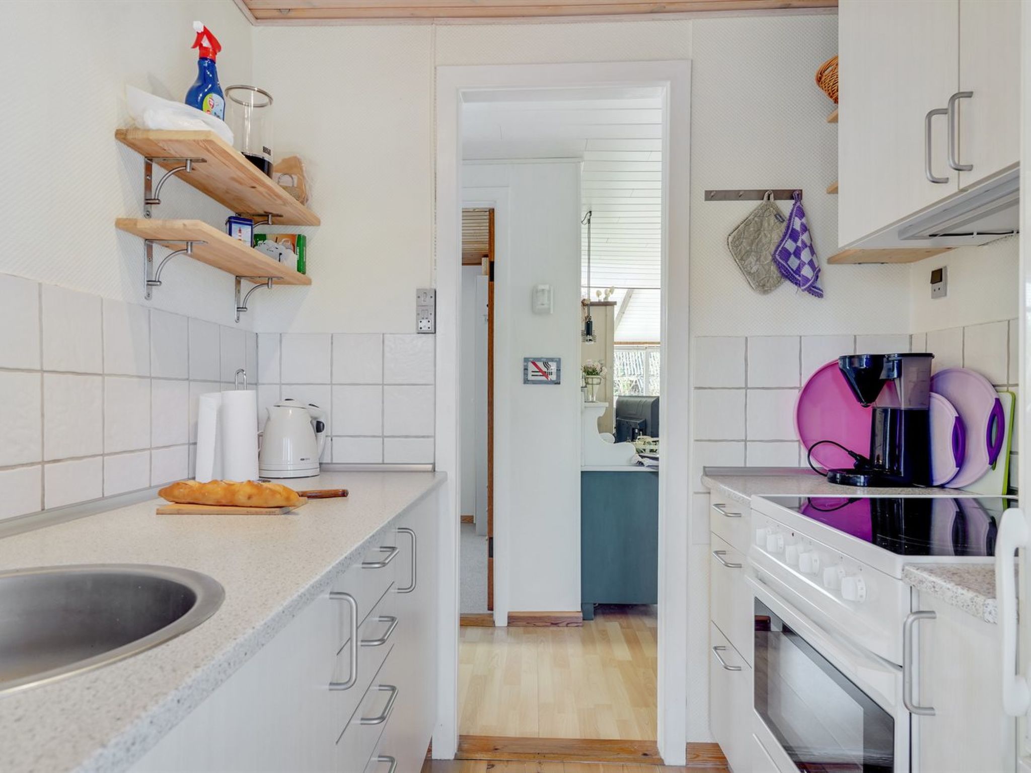 "Ingebritt" - 1.5km from the sea - Drinnen