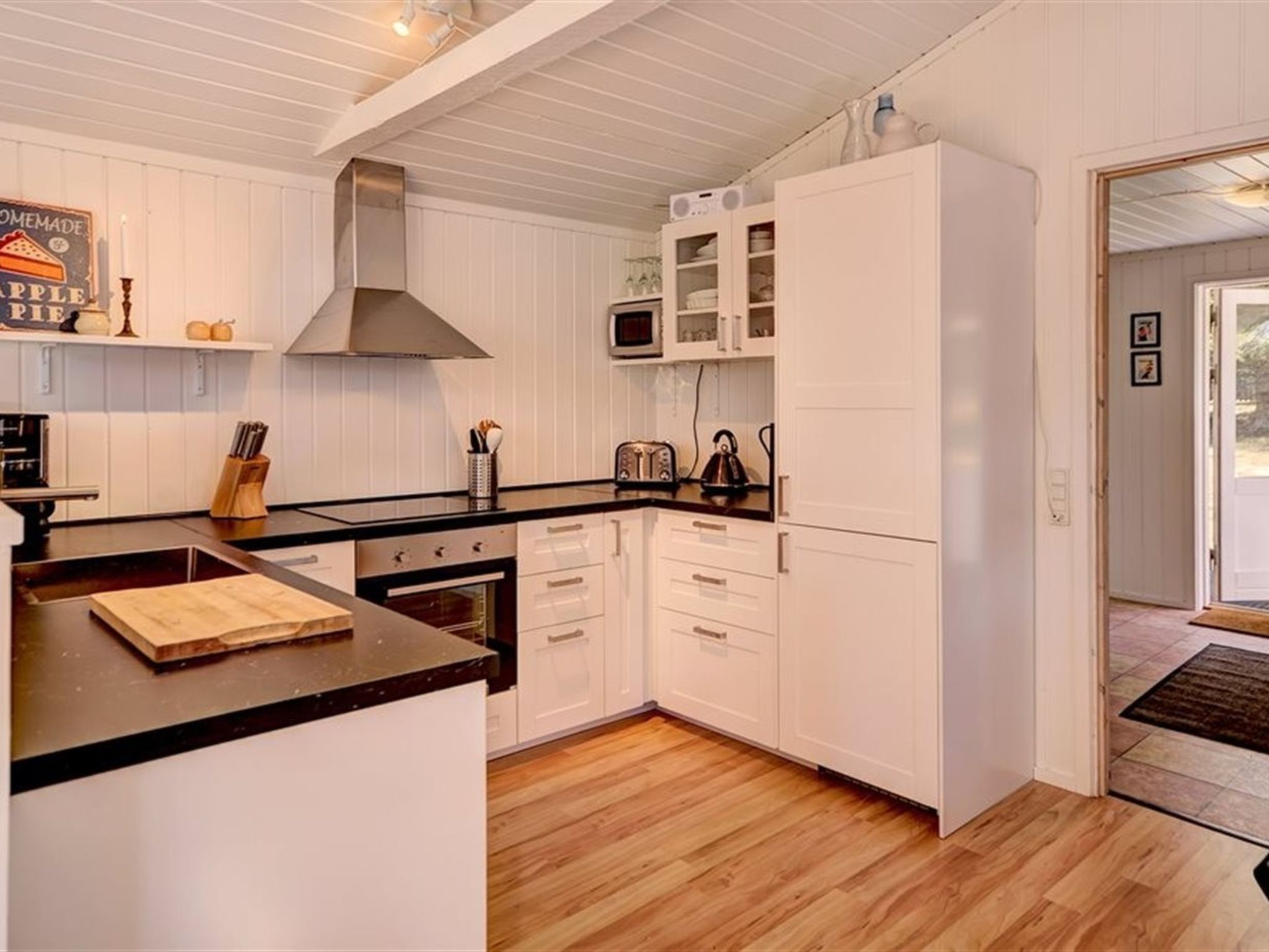 "Bylgja" - 1.7km from the sea - Binnen