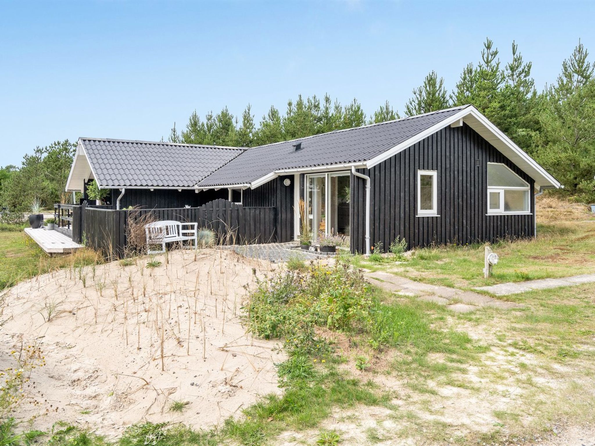 "Elayne" - 3km from the sea - Outside