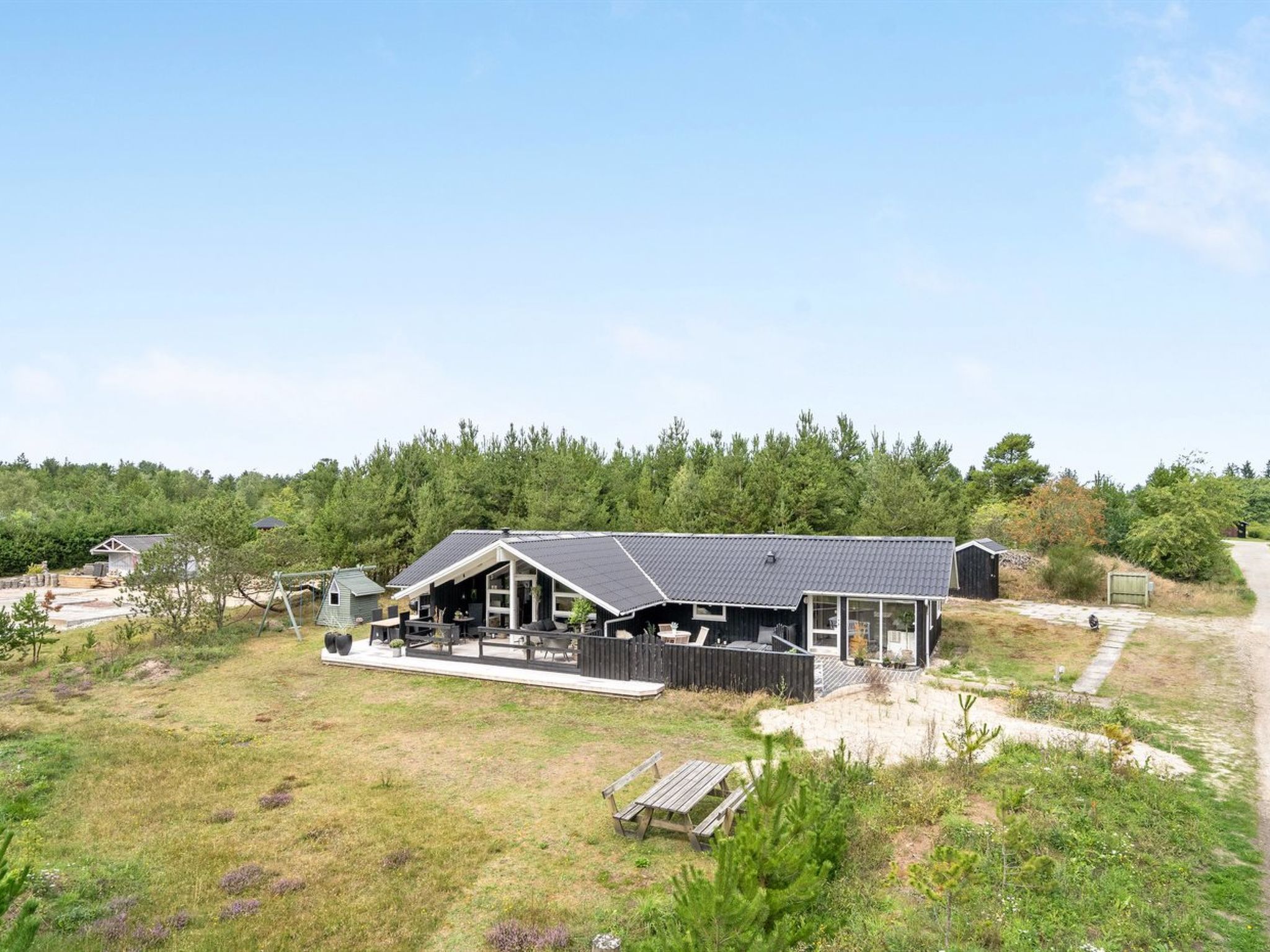 "Elayne" - 3km from the sea - Outside