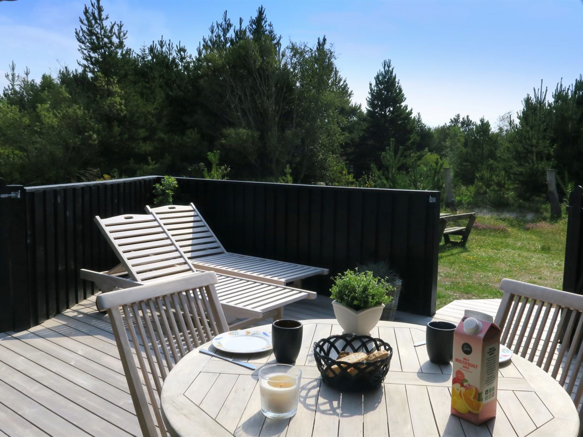 "Elayne" - 3km from the sea - Outside