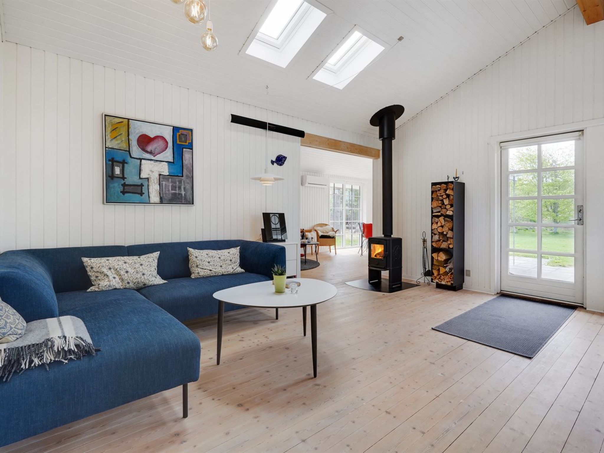 "Ansberga" - 1km from the sea - Binnen