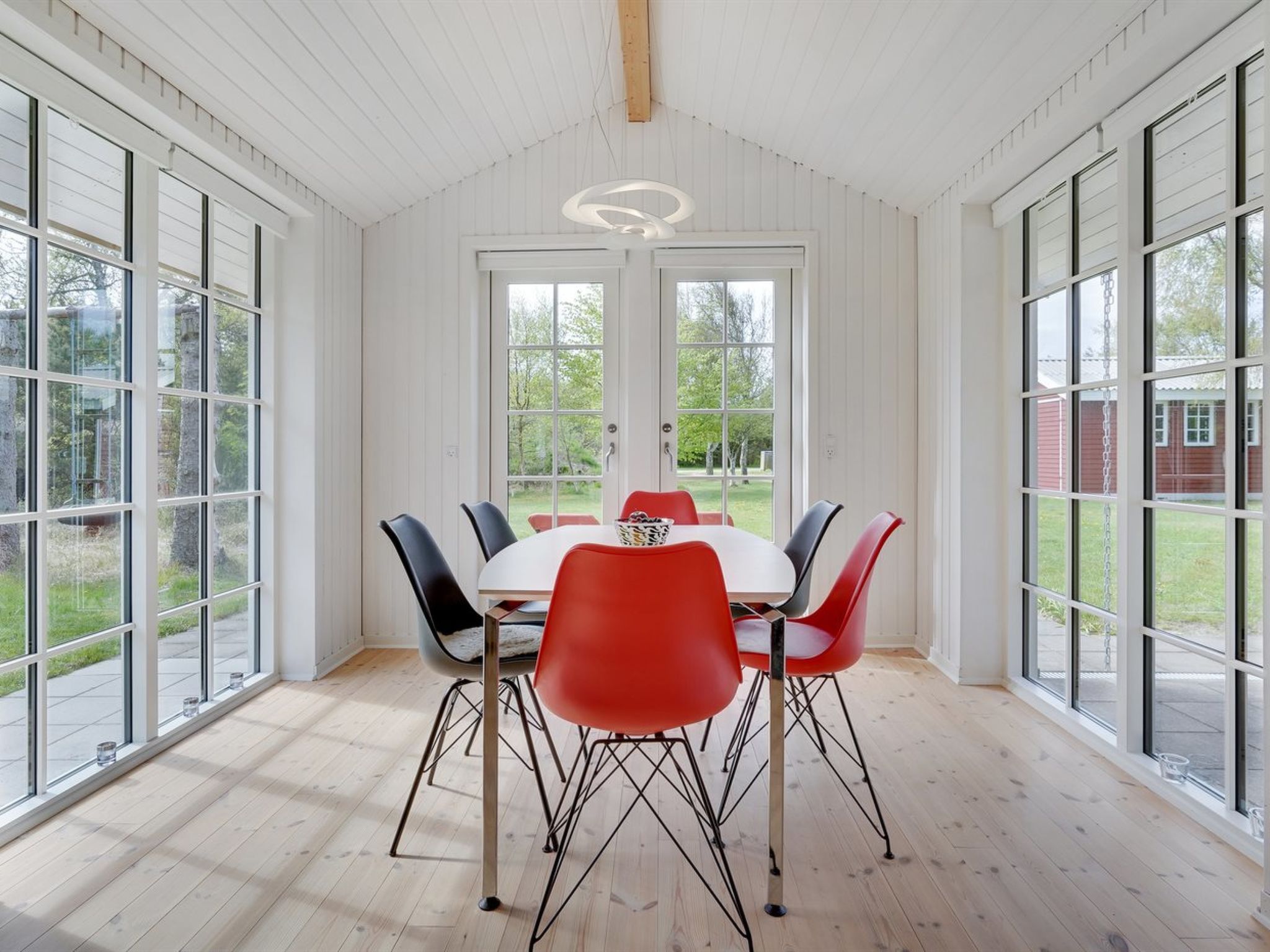 "Ansberga" - 1km from the sea - Binnen