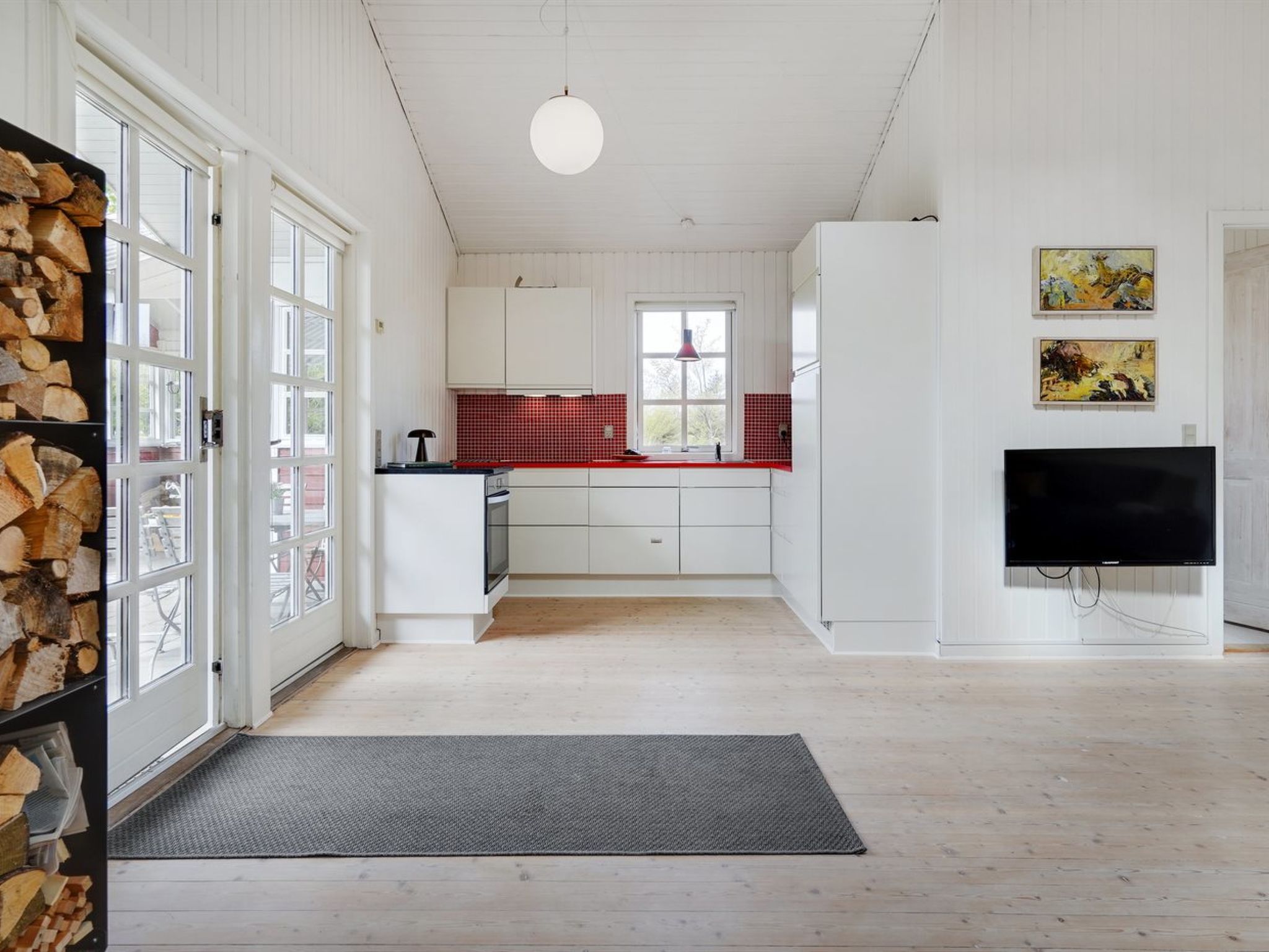 "Ansberga" - 1km from the sea - Binnen