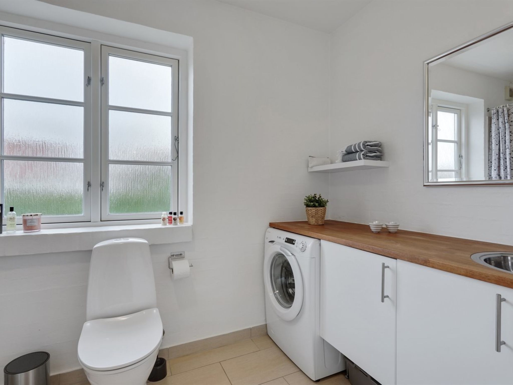 "Springimile" - 300m from the sea-Binnen