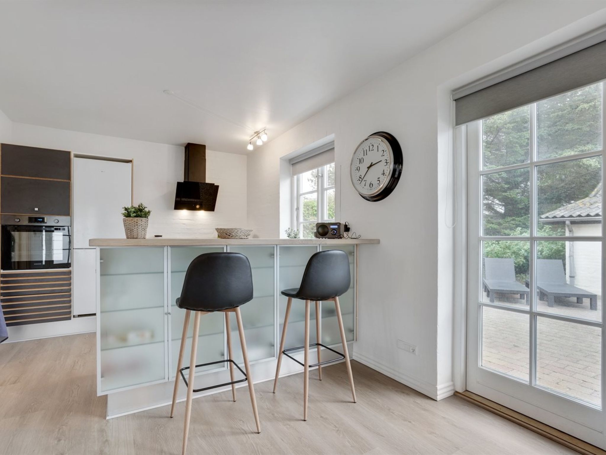 "Springimile" - 300m from the sea-Binnen