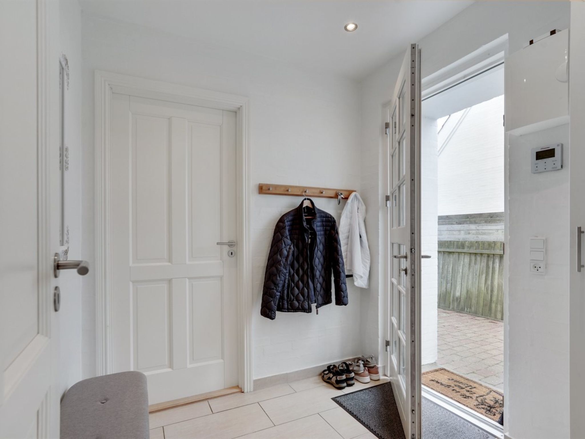 "Springimile" - 300m from the sea-Binnen