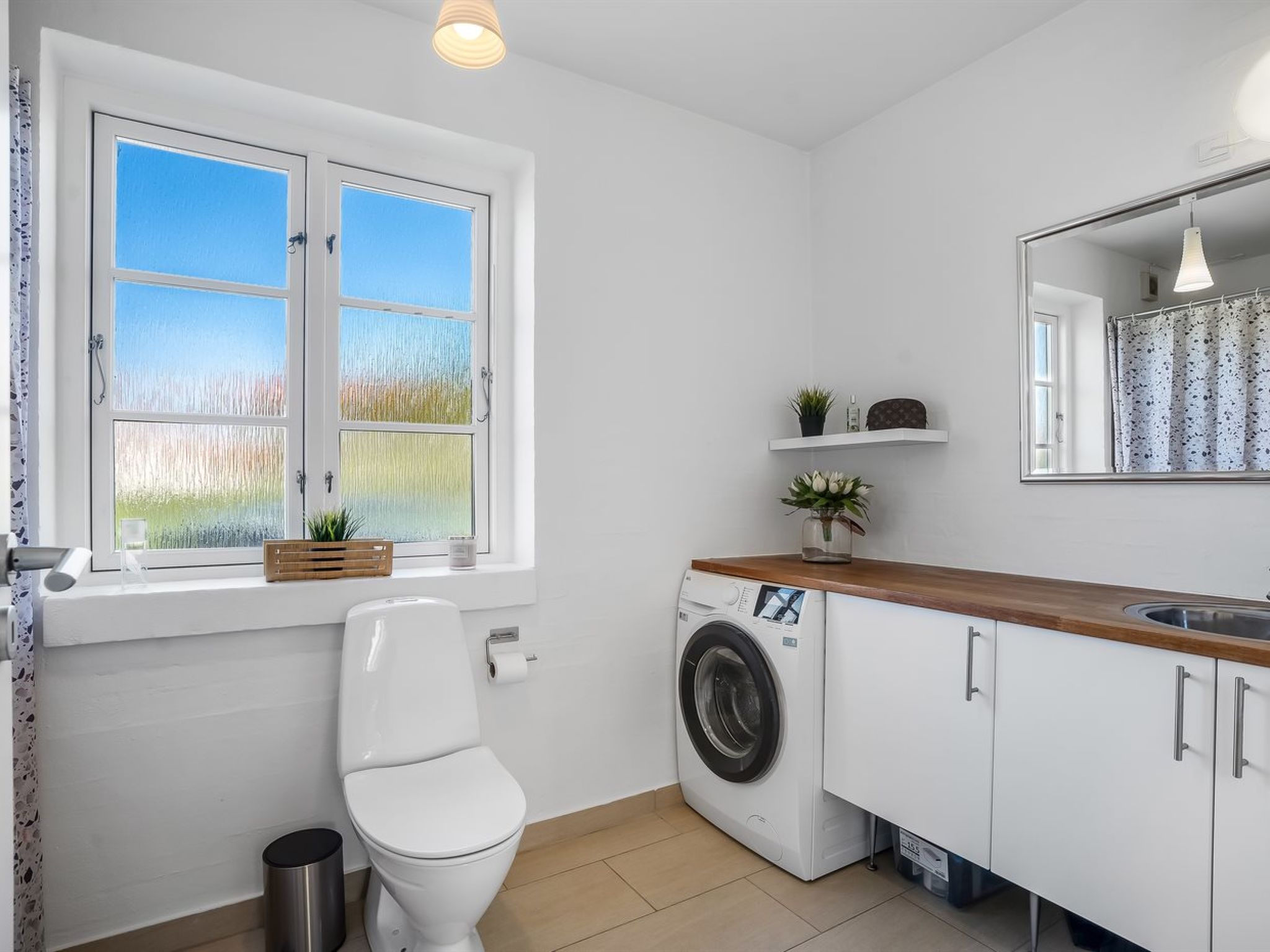 "Springimile" - 300m from the sea - Binnen