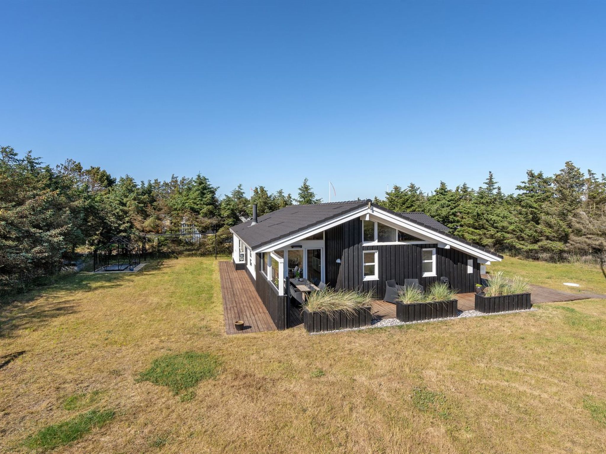 "Gun" - 450m from the sea-Buiten