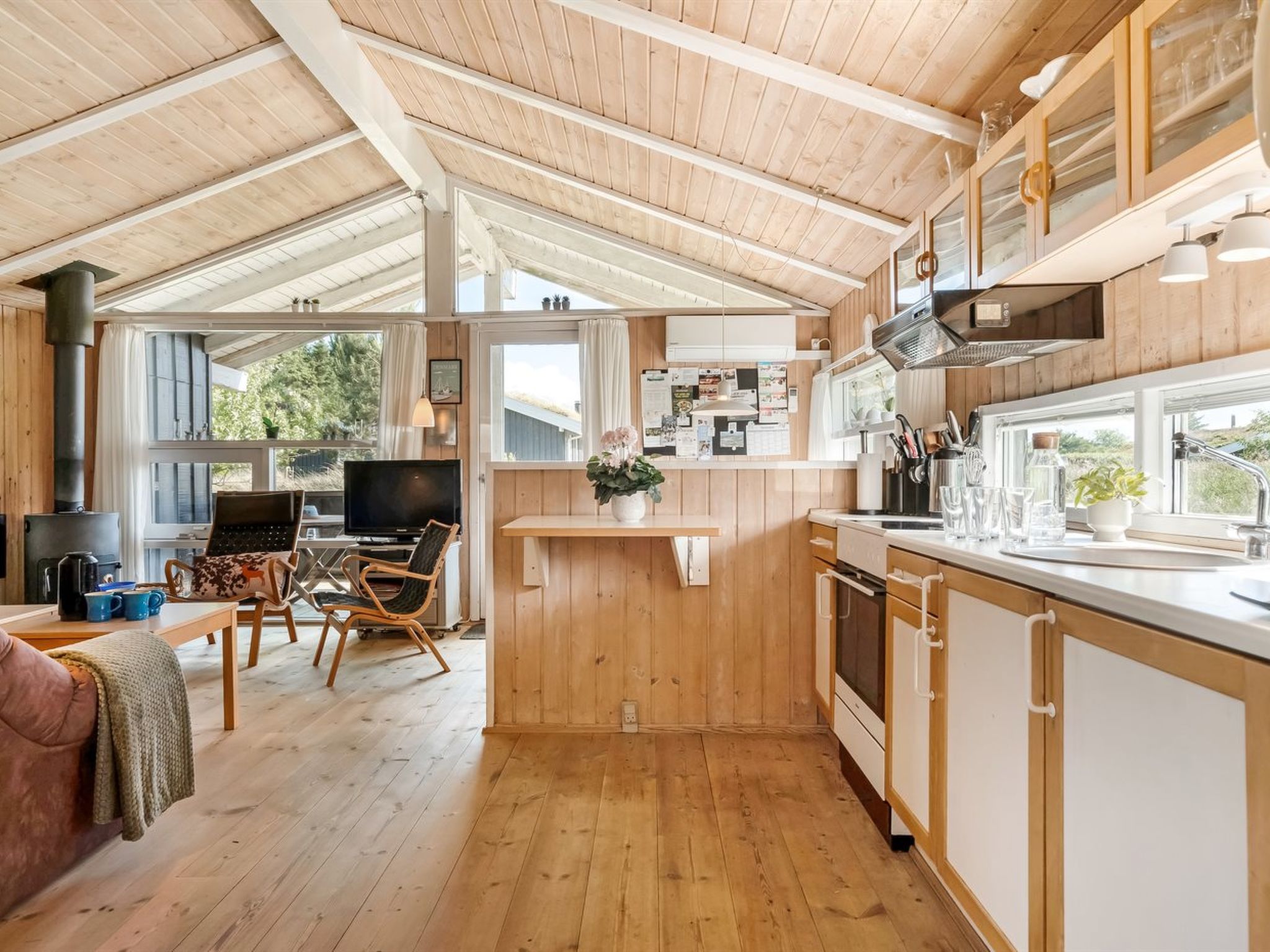 "Anthonia" - 1.6km from the sea - Binnen