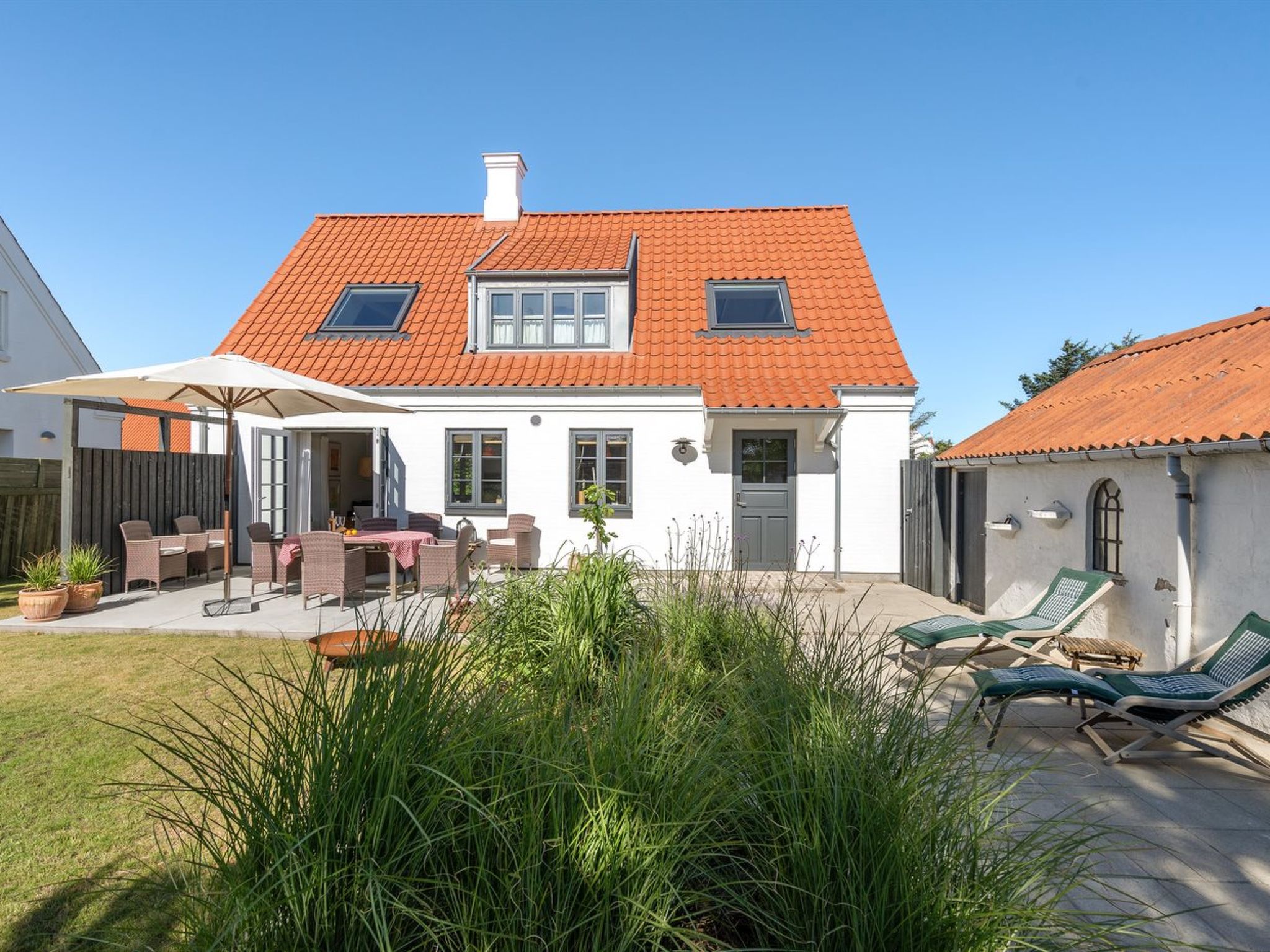 "Shiva" - 300m from the sea - Buiten