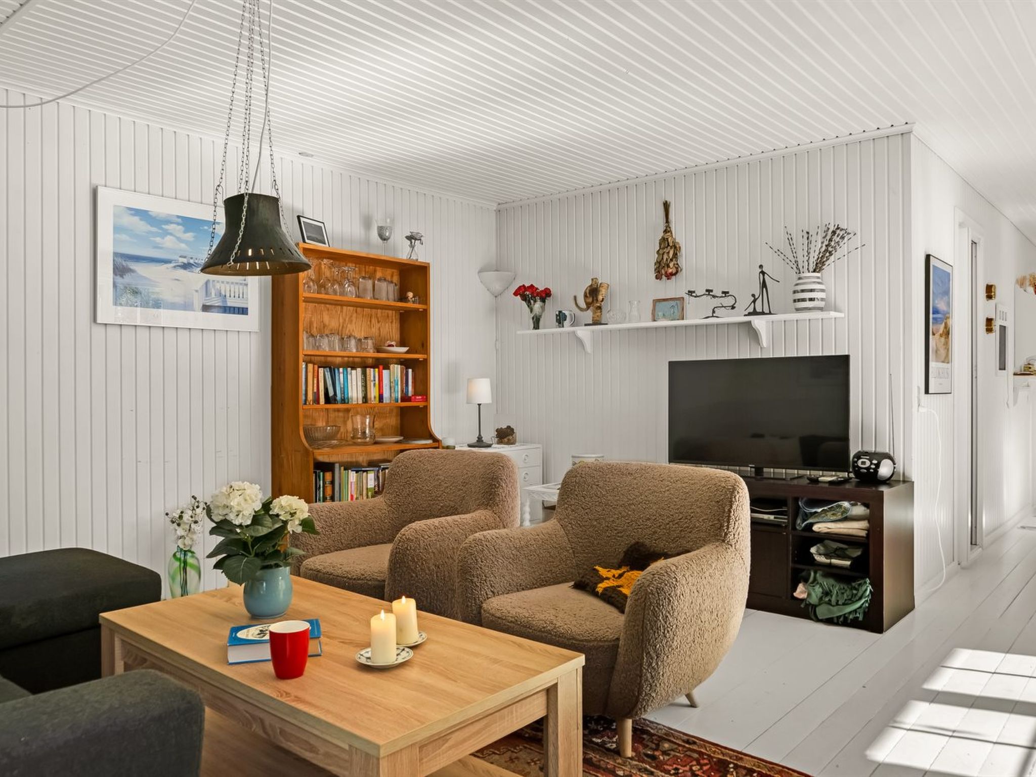 "Eimi" - 1.5km from the sea - Inside