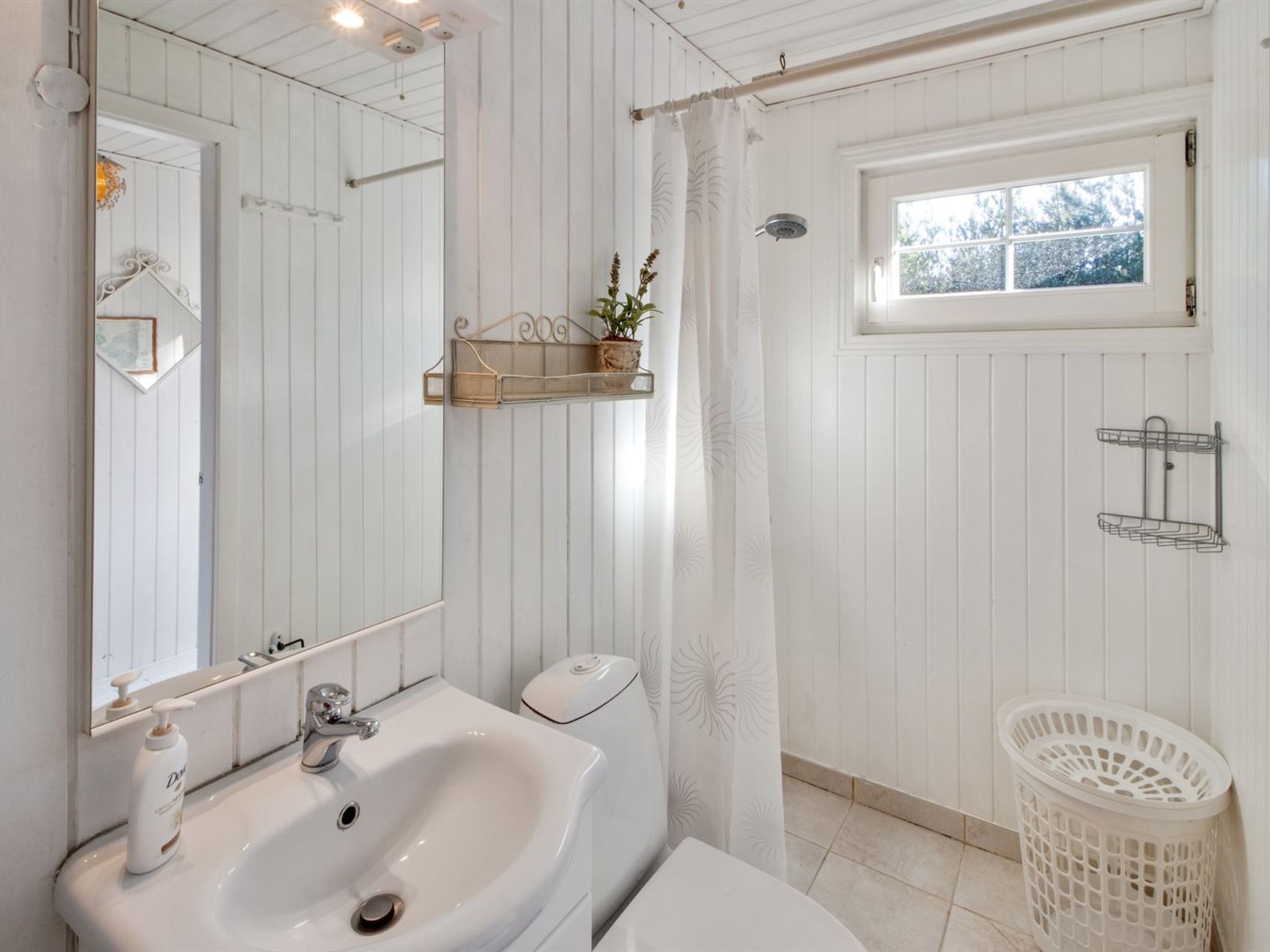 "Eimi" - 1.5km from the sea - Inside