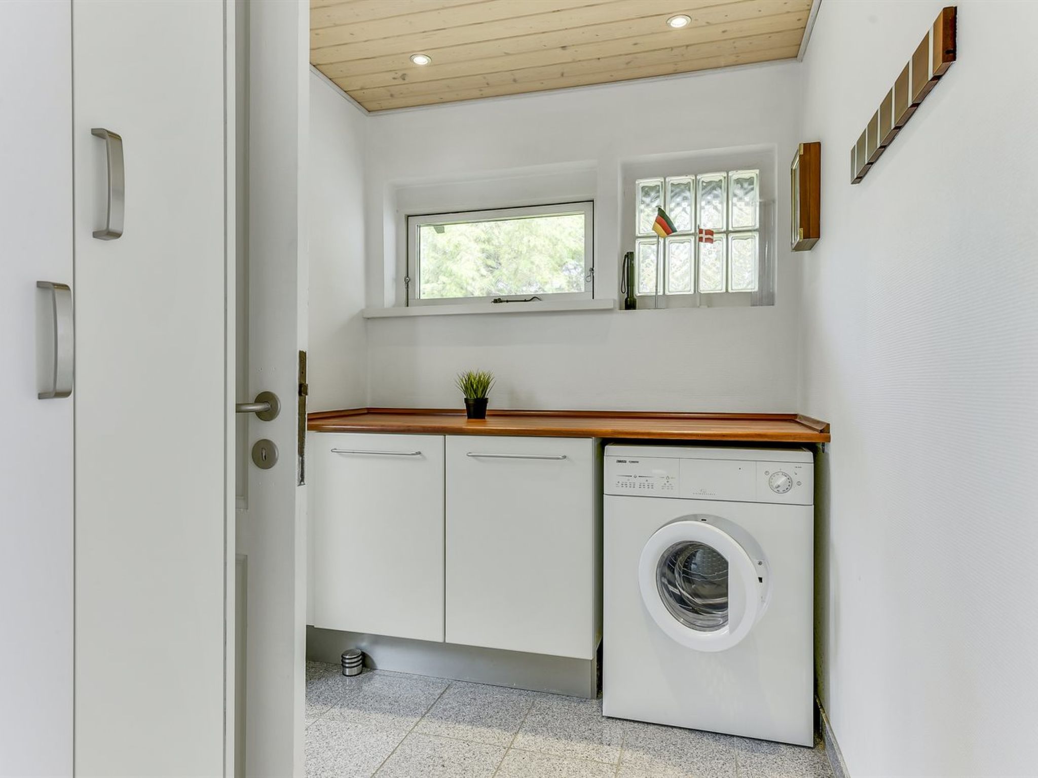 "Bedri" - 800m from the sea - Drinnen