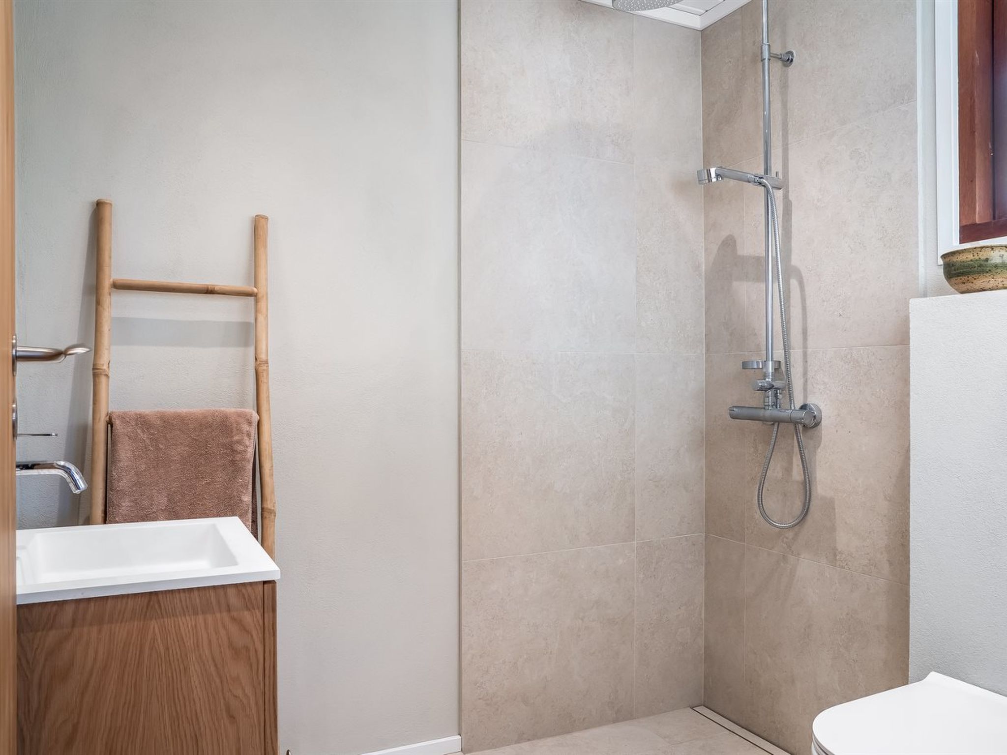 "Kiina" - 100m from the sea-Inside