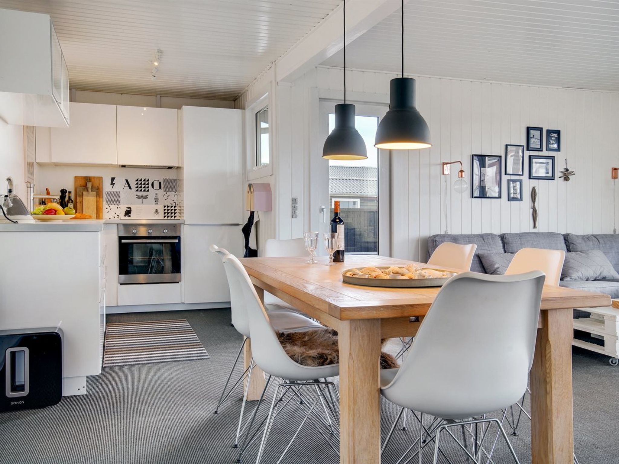 "Kiina" - 100m from the sea-Inside