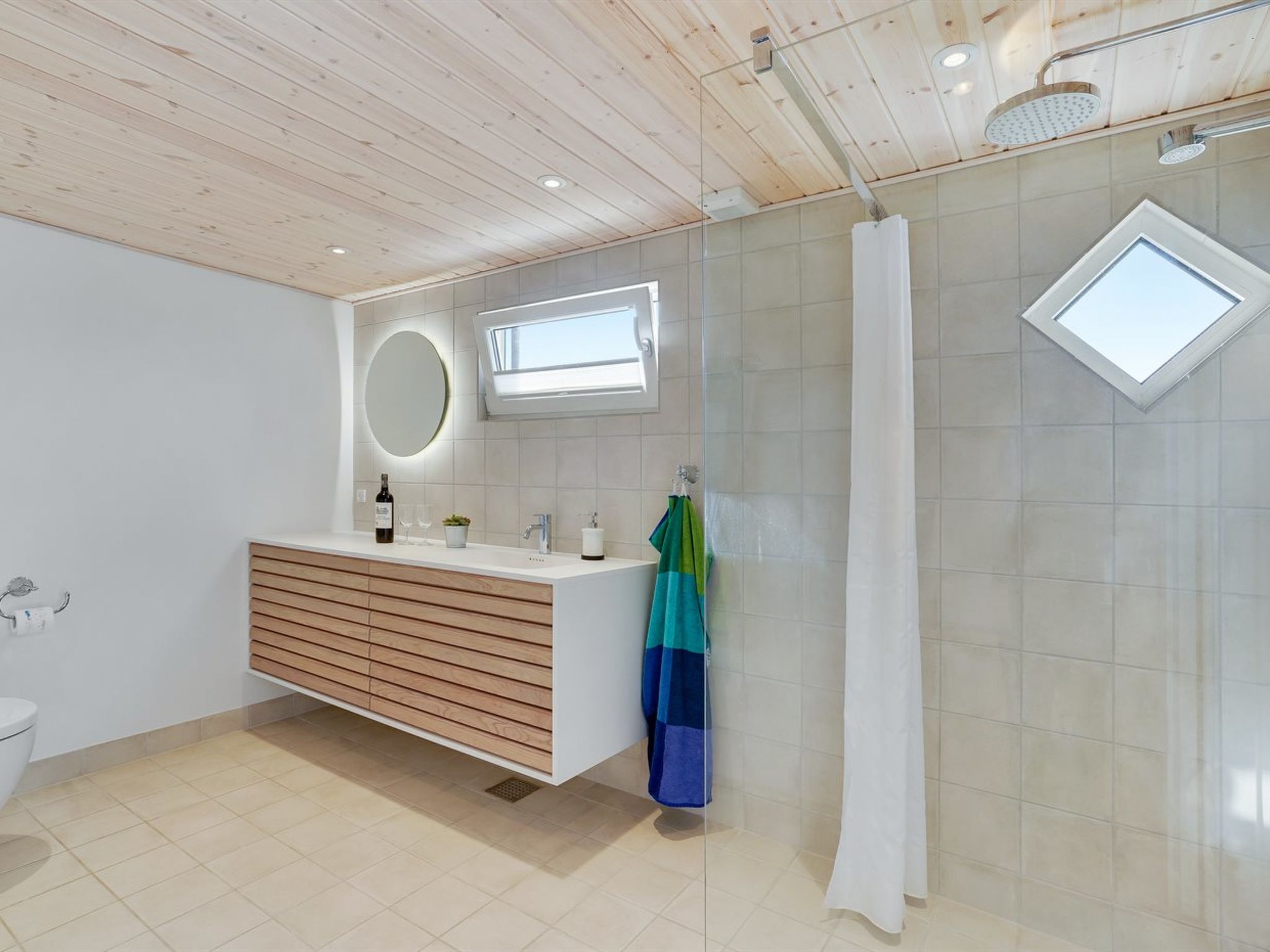 "Henric" - 100m from the sea-Drinnen