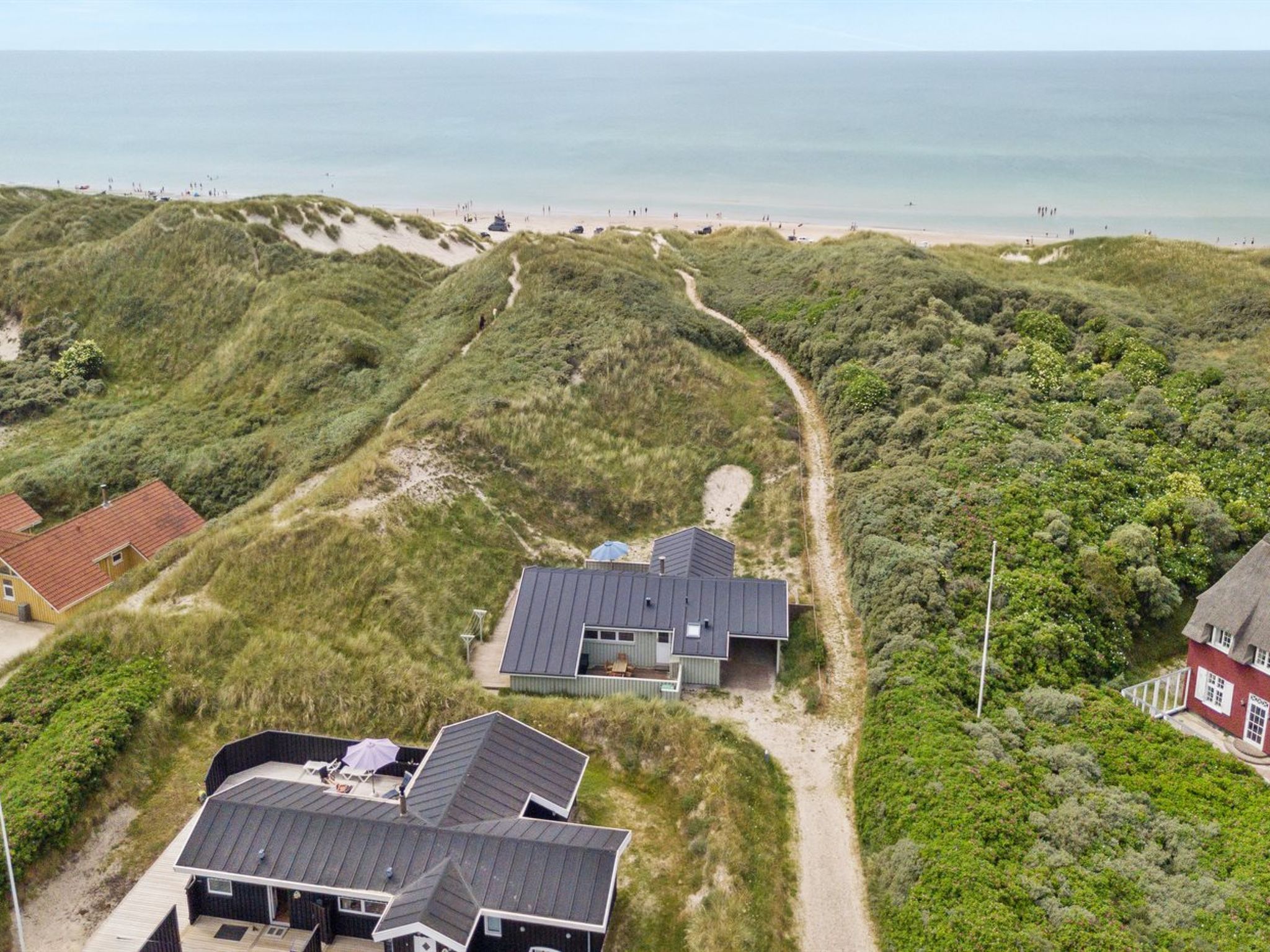 "Erwith" - 50m from the sea-Buiten