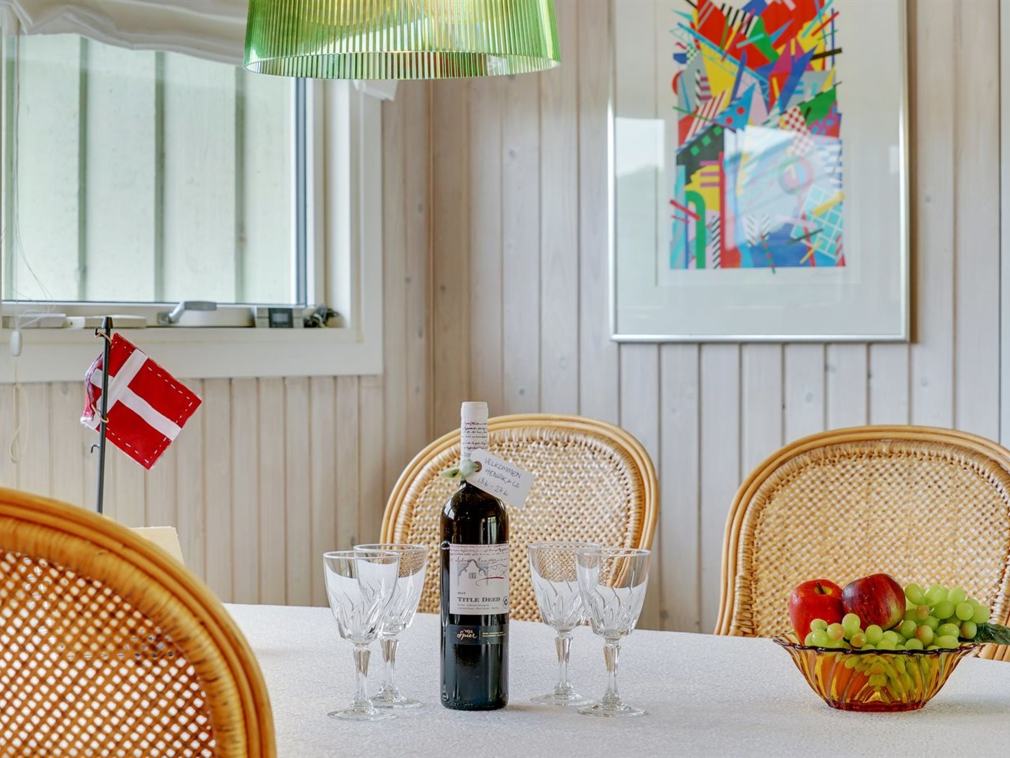 "Erwith" - 50m from the sea - Binnen