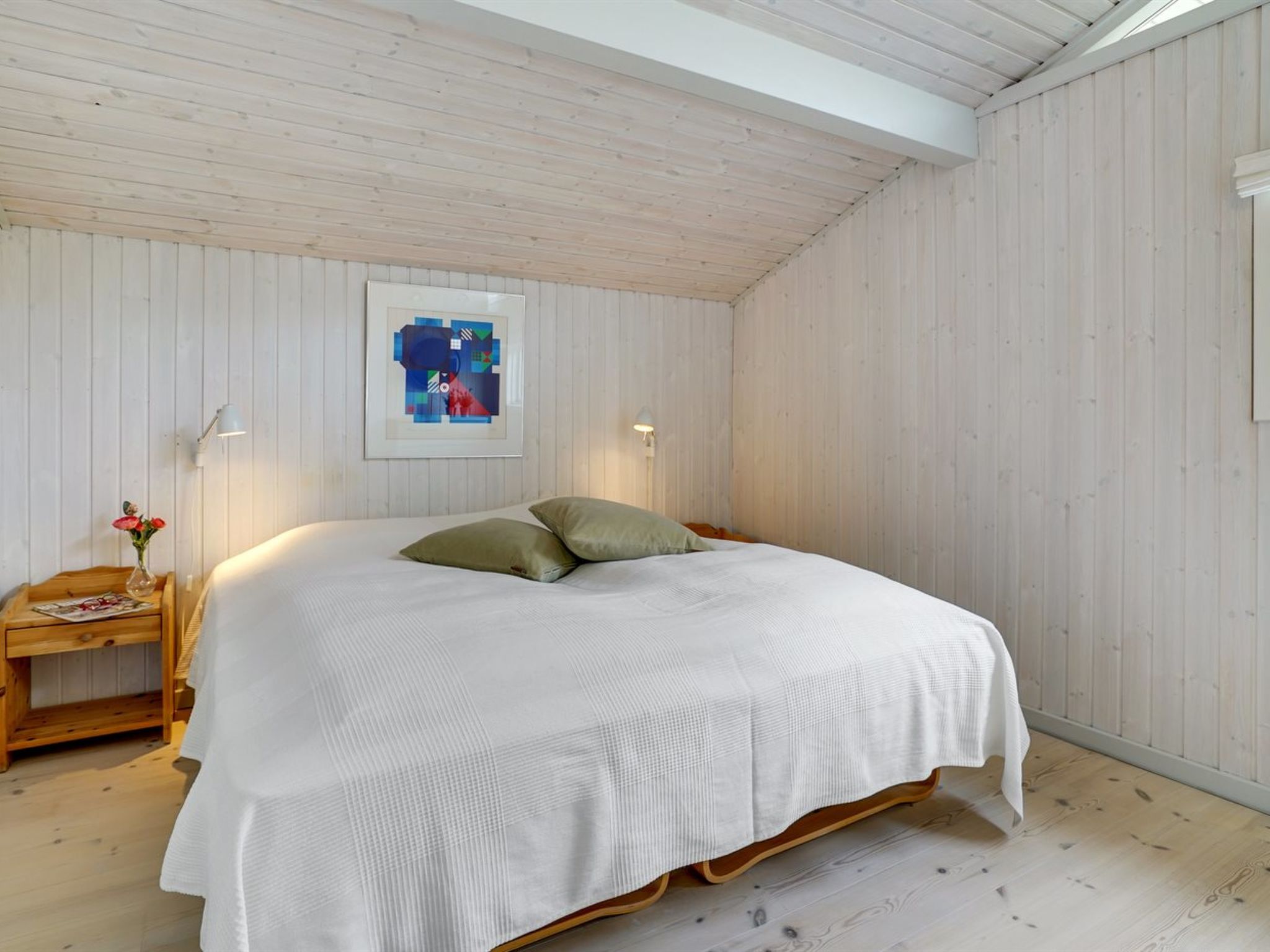 "Erwith" - 50m from the sea - Binnen
