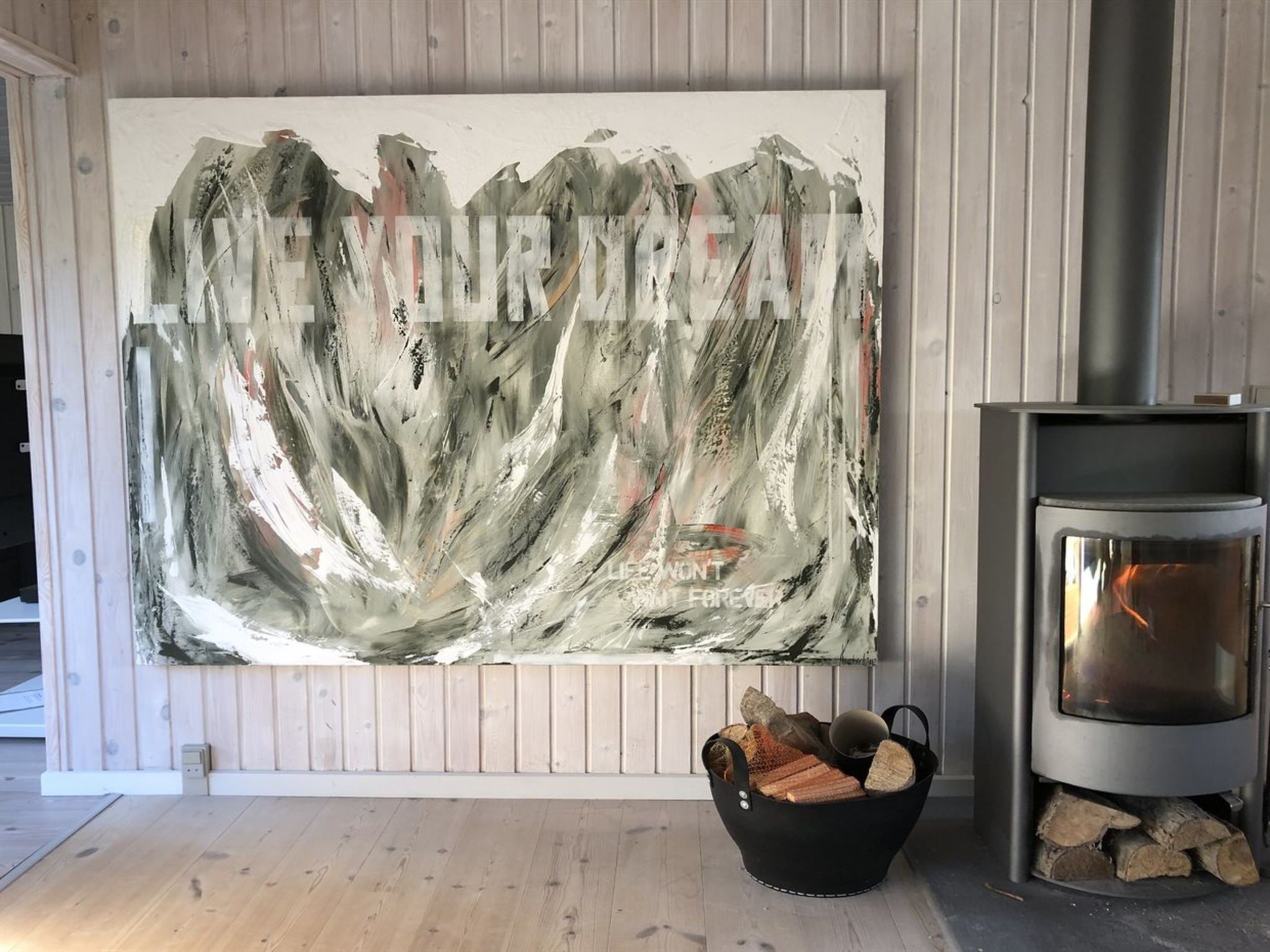 "Erwith" - 50m from the sea - Binnen