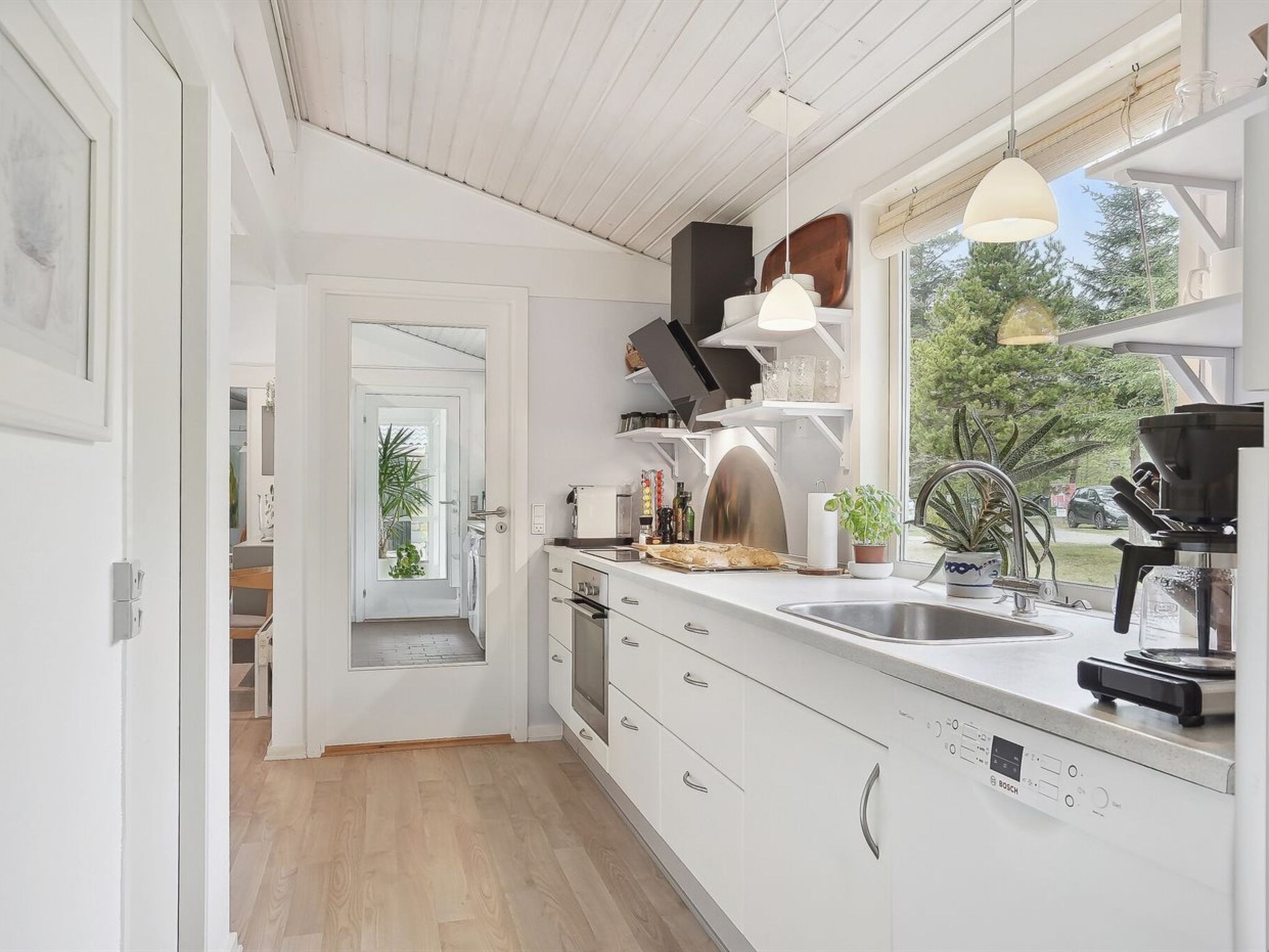"Seraphina" - 2km from the sea - Binnen