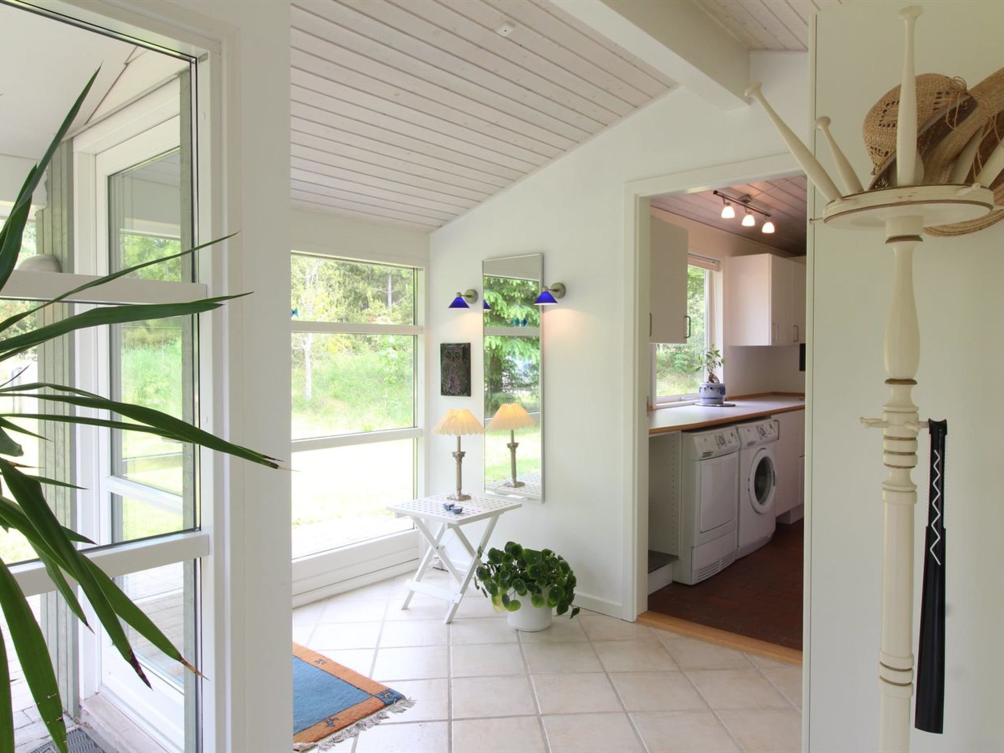 "Seraphina" - 2km from the sea - Binnen