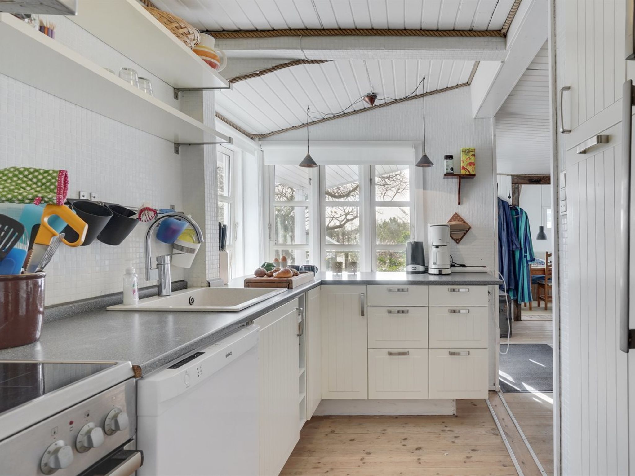"Sharanya" - 500m from the sea-Binnen