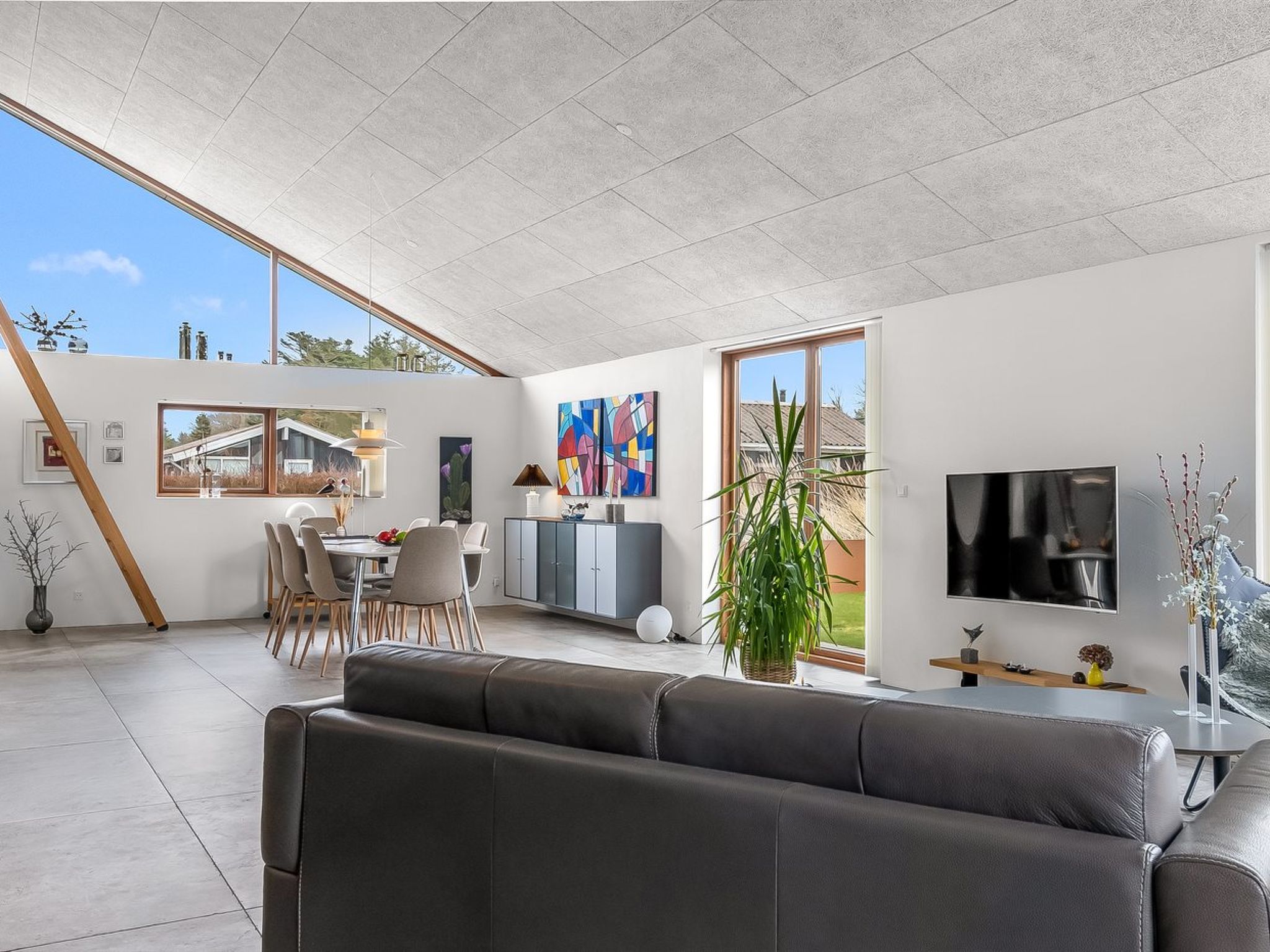 "Aaran" - 700m from the sea - Inside