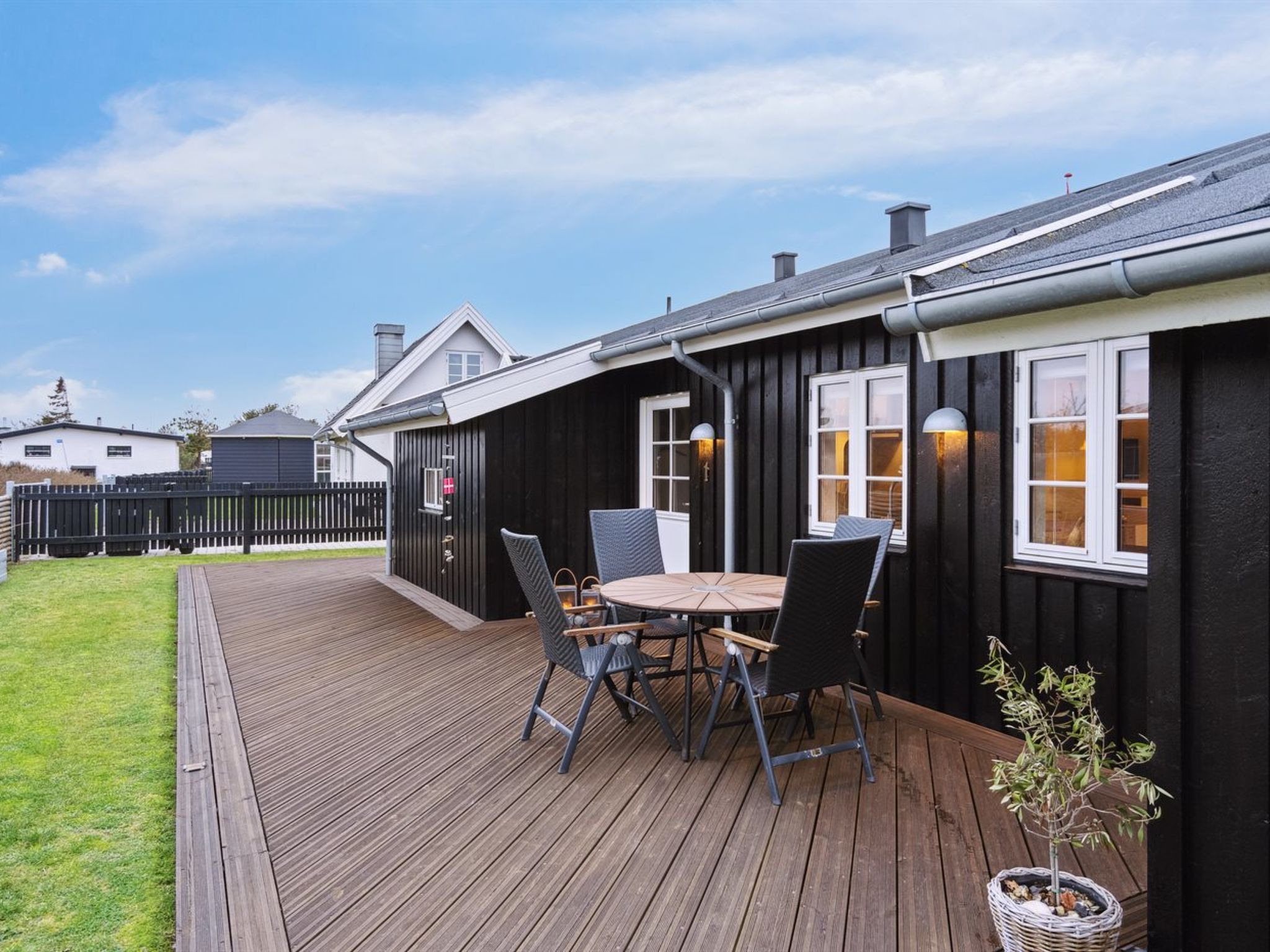 "Svante" - 600m from the sea - Buiten