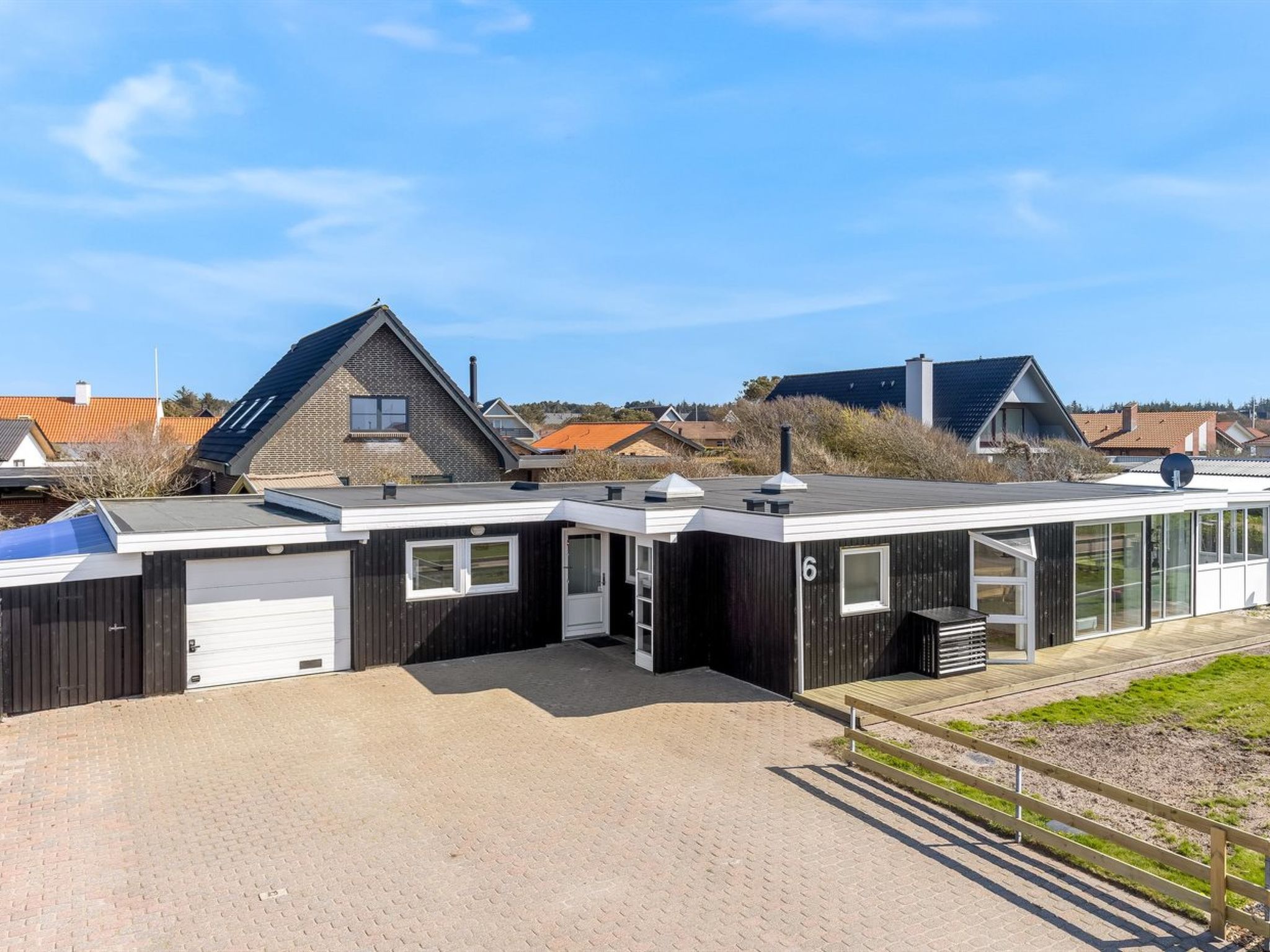 "Myrte" - 300m from the sea - Buiten