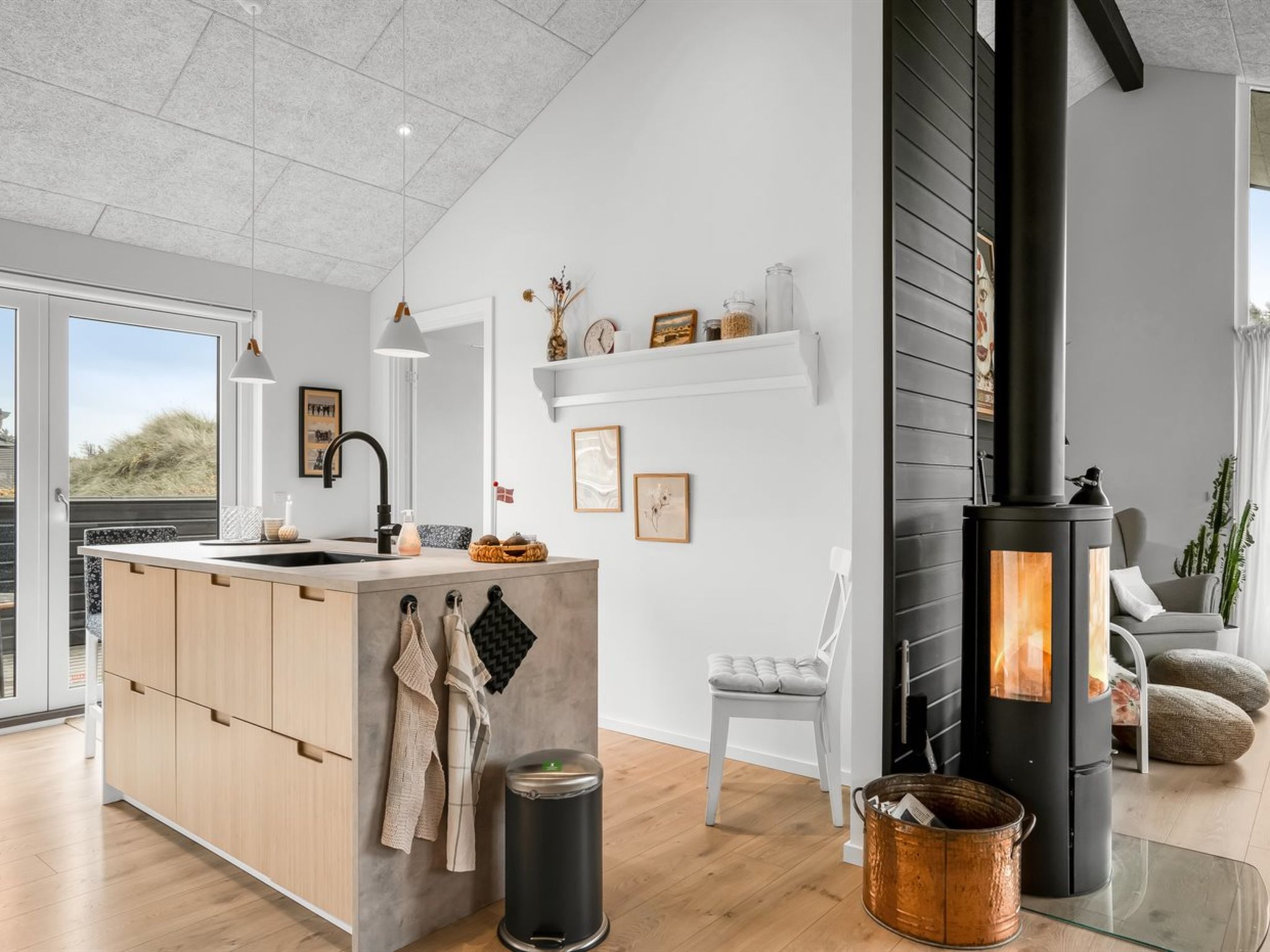 "Thorfin" - 300m from the sea - Inside
