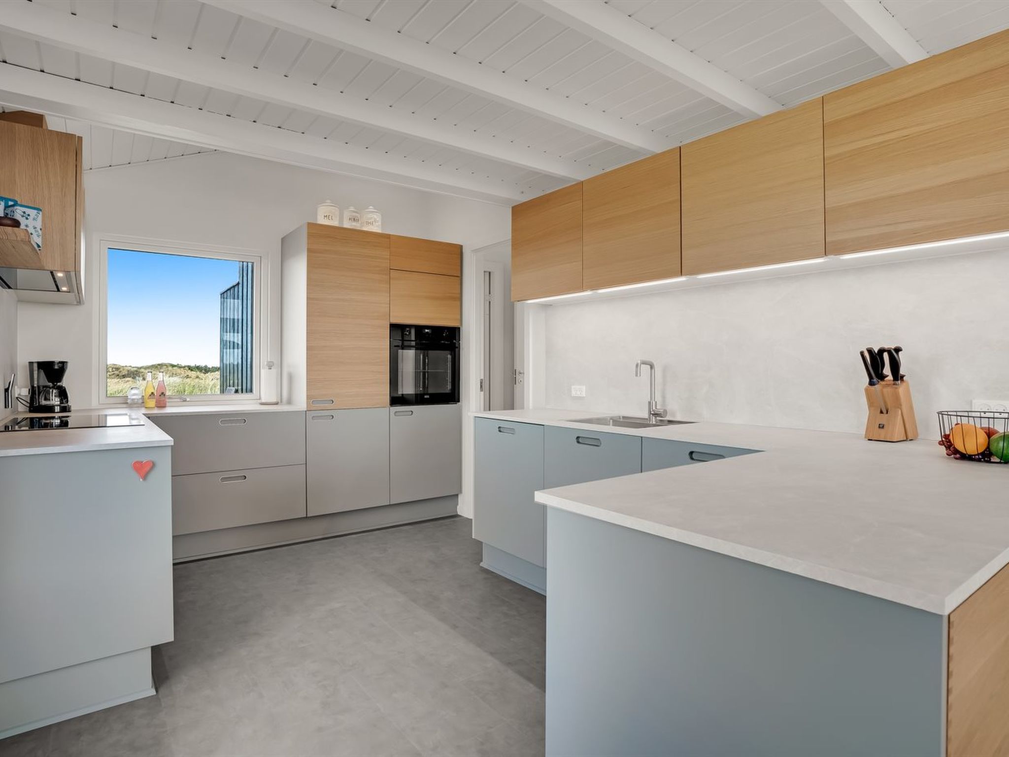 "Naema" - 400m from the sea-Inside
