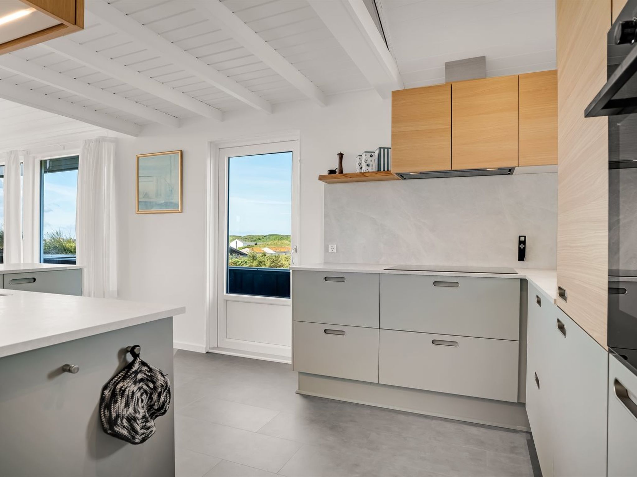 "Naema" - 400m from the sea-Inside
