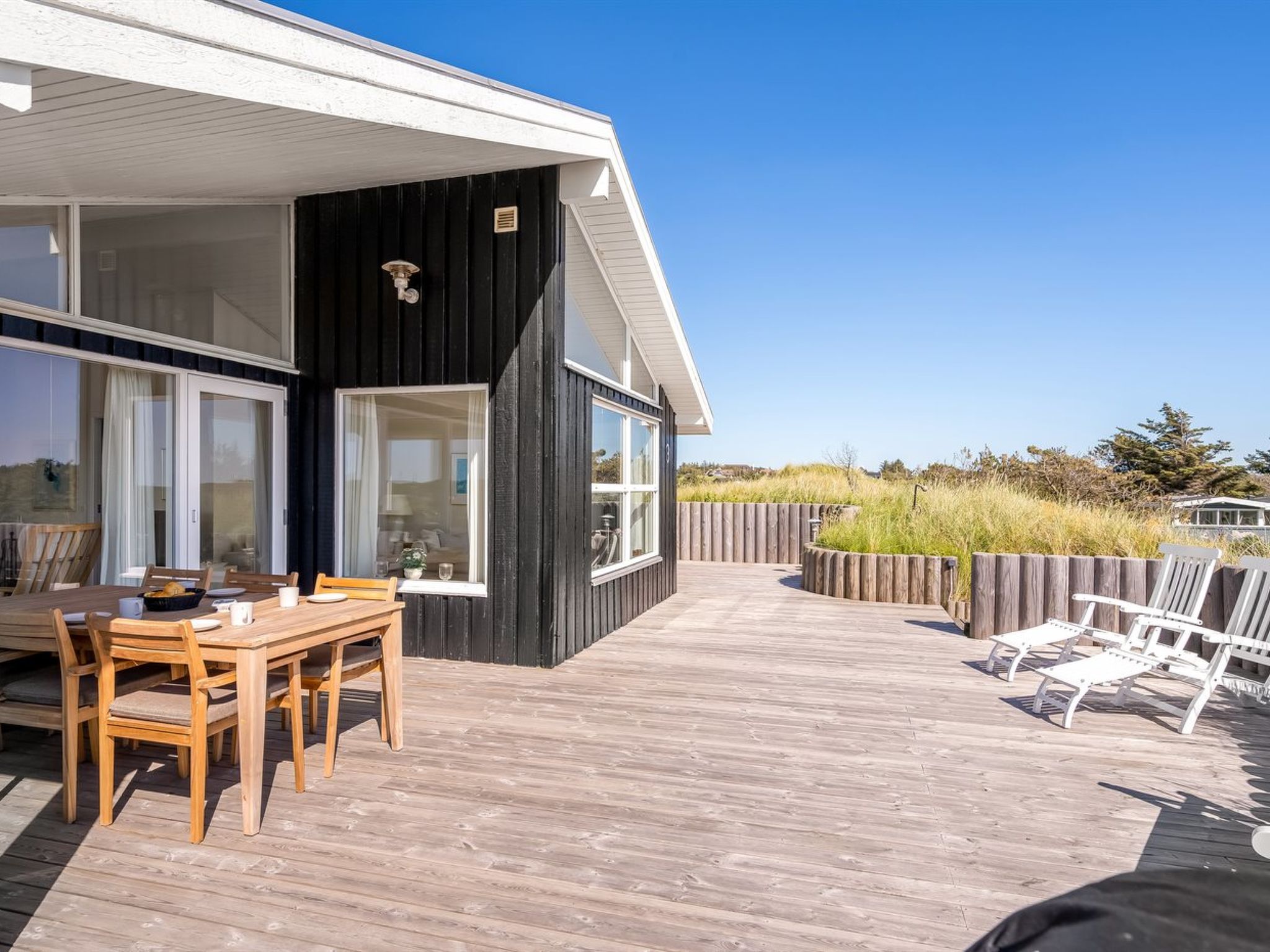 "Naema" - 400m from the sea